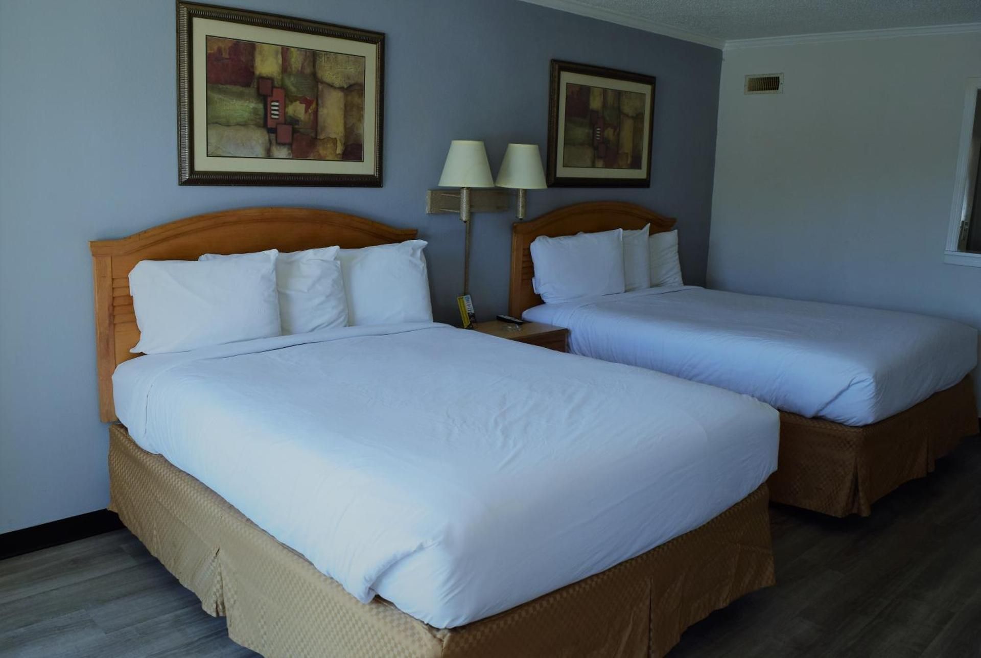Queen Room with Two Queen Beds - Smoking