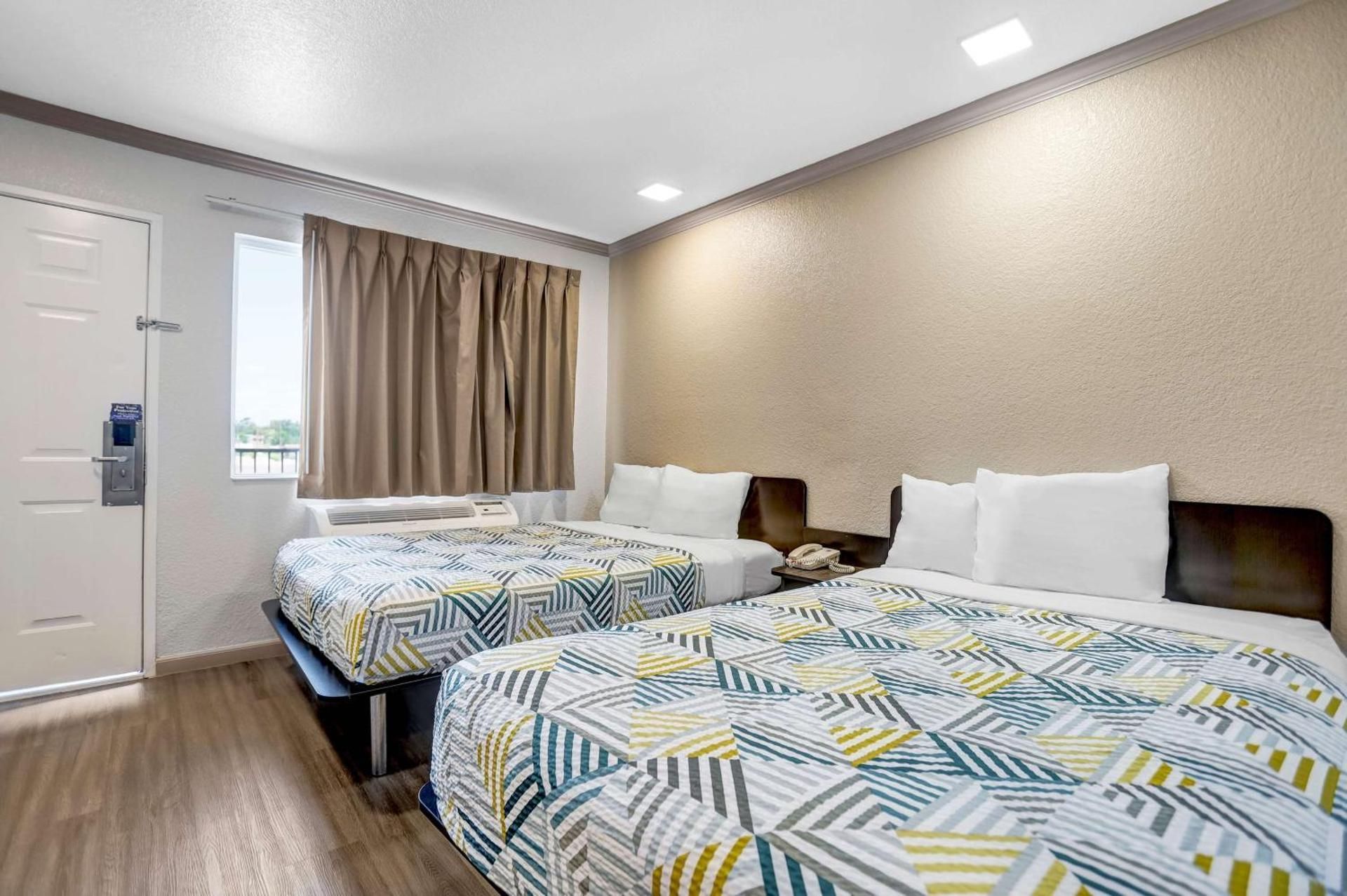 2 Full Beds | Non-Smoking