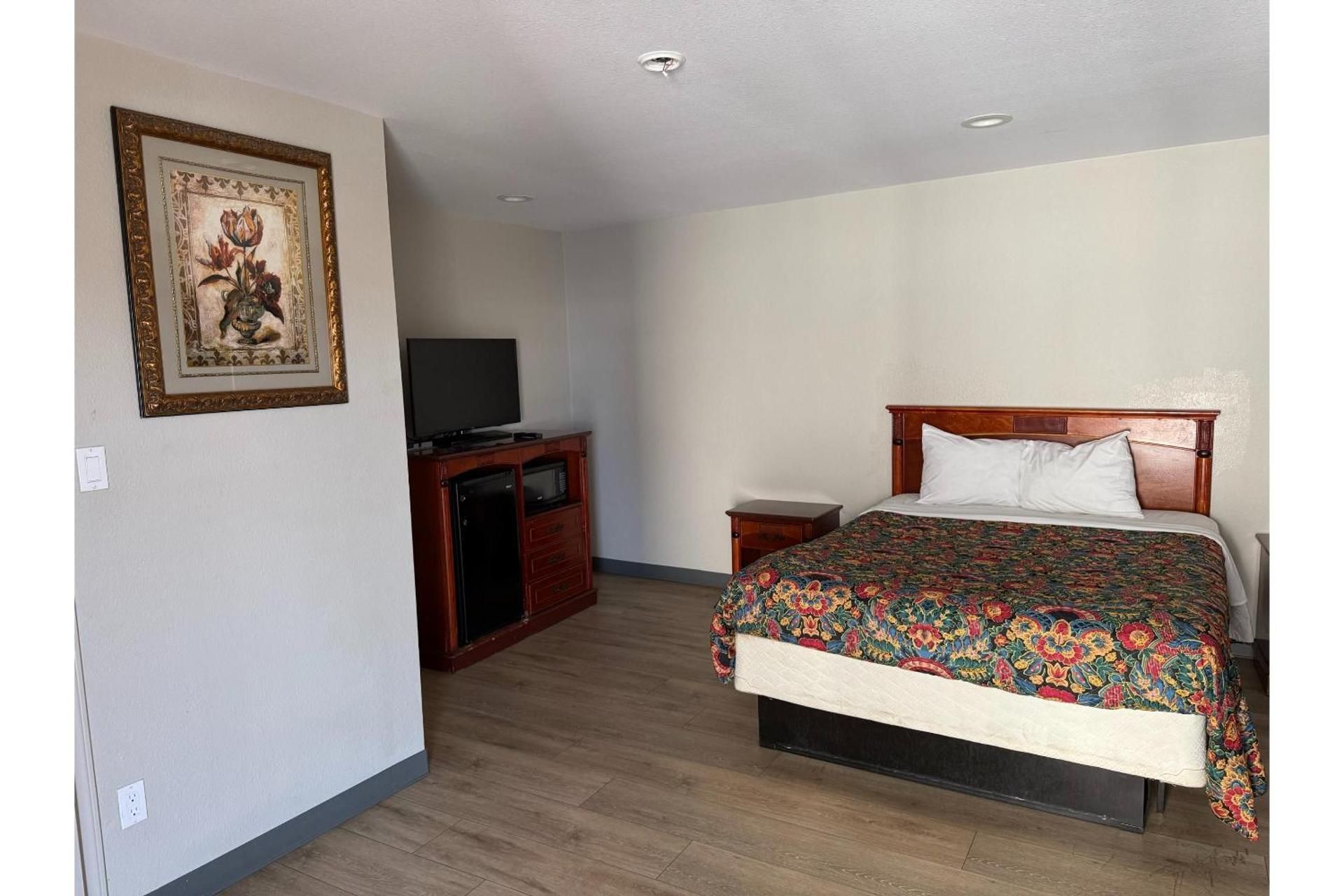 Big 7 Motel Chula Vista I-5 Suite Queen Non-Smoking 2