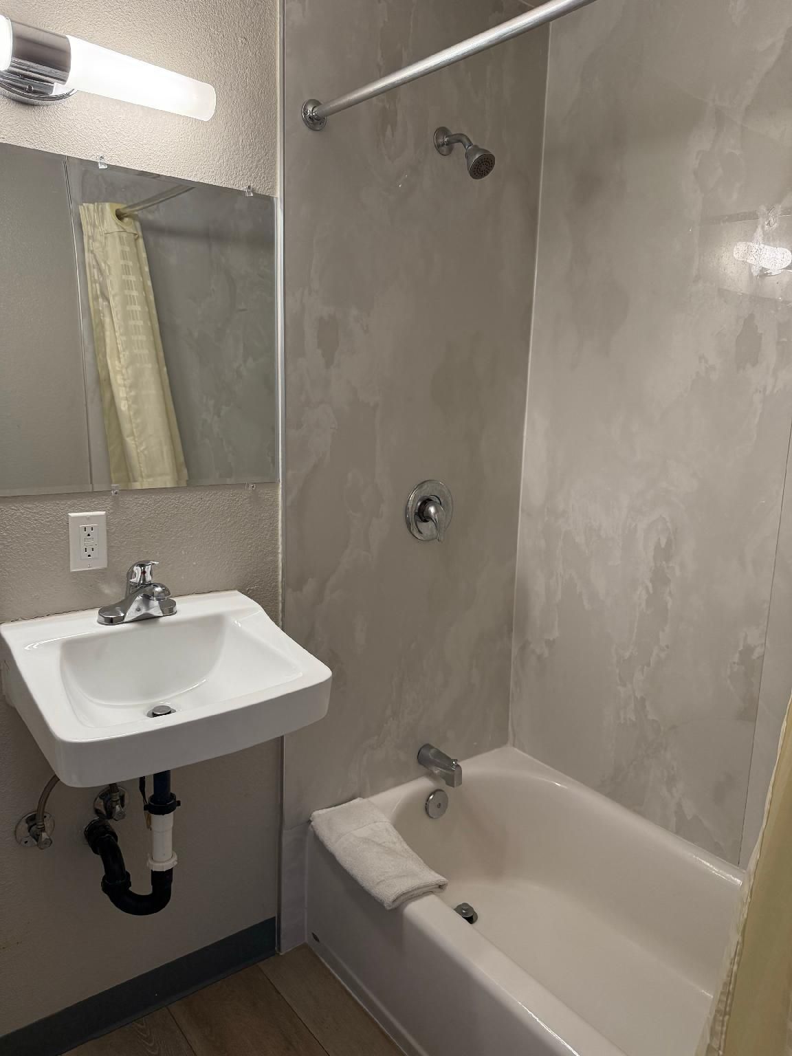 Big 7 Motel Chula Vista I-5 Suite Queen Non-Smoking 3