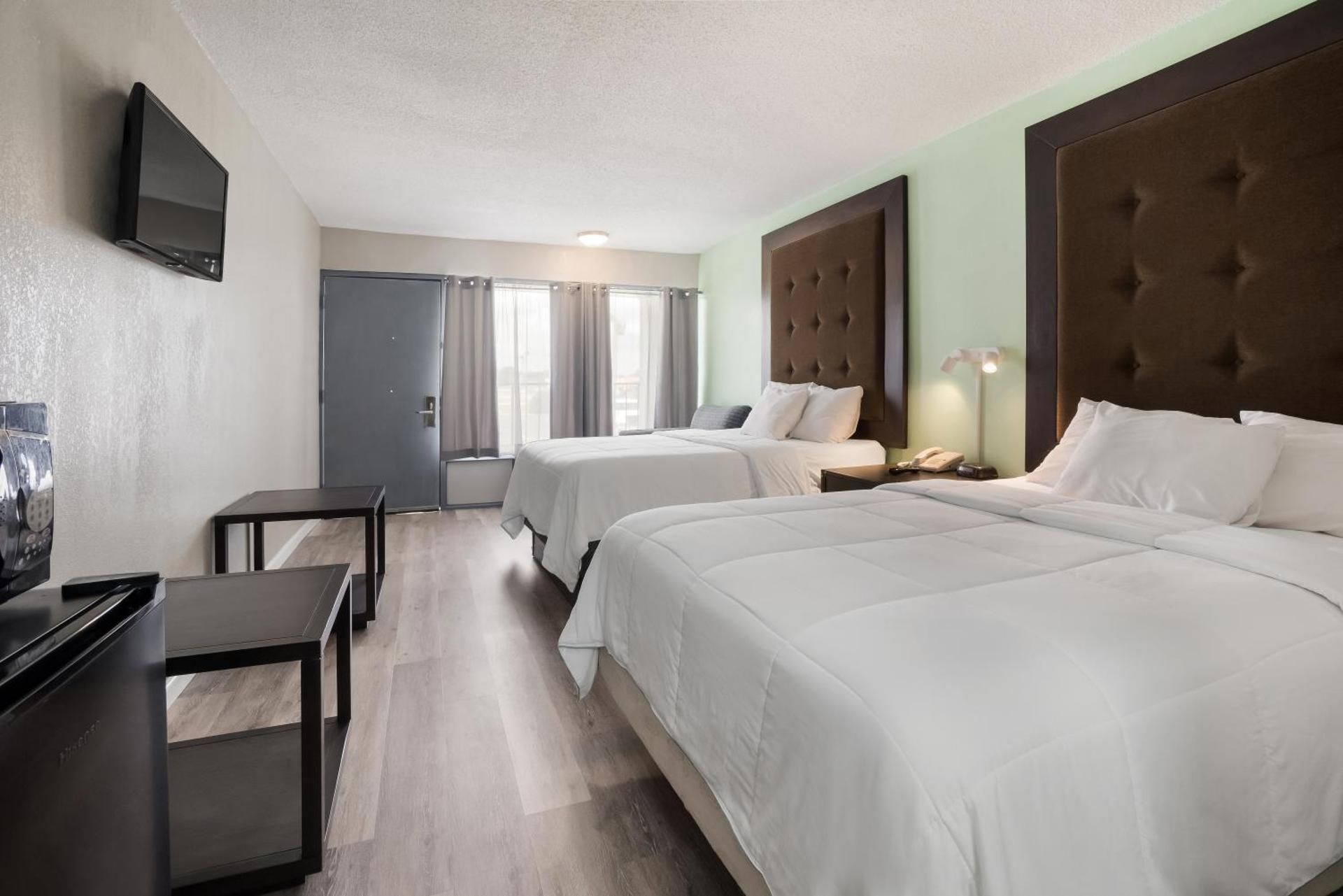 2 Double Beds Access Adjoin Suite Smoking