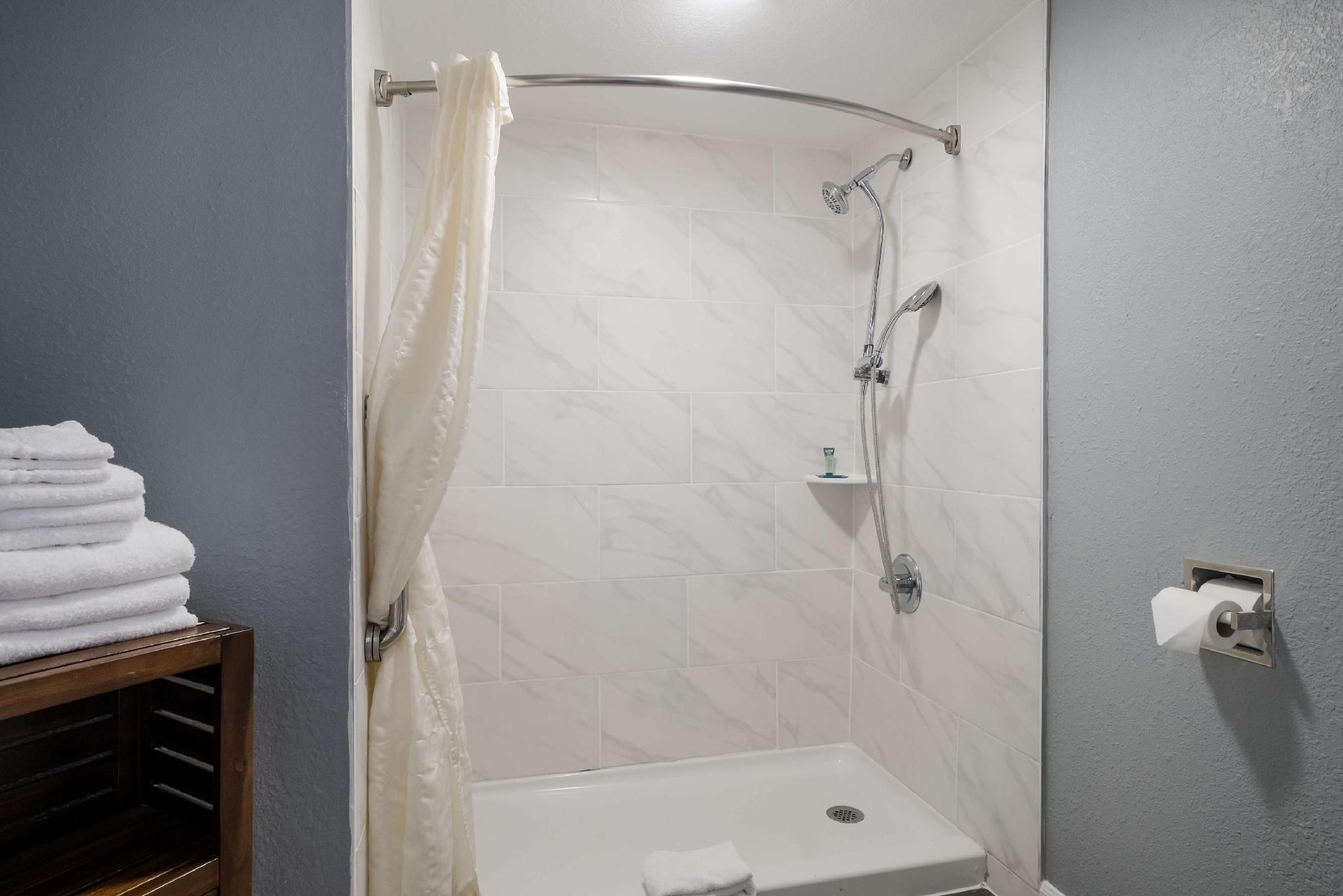 Americas Best Value Inn Blytheville 1 King Bed Adjoining Suite Accessible 3