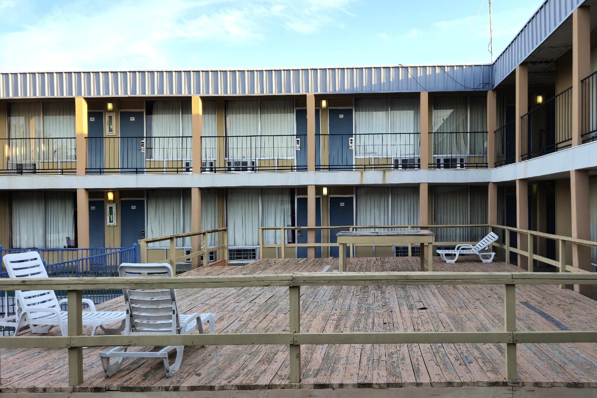 Castle Inn & Suites by OYO Lawton