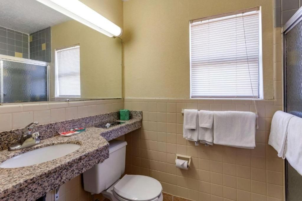 2 Double Beds Nonsmoking