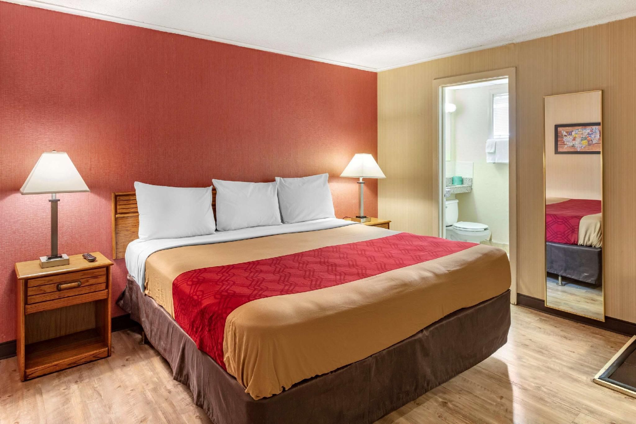 1 King Bed Access Suite Non-Smoking