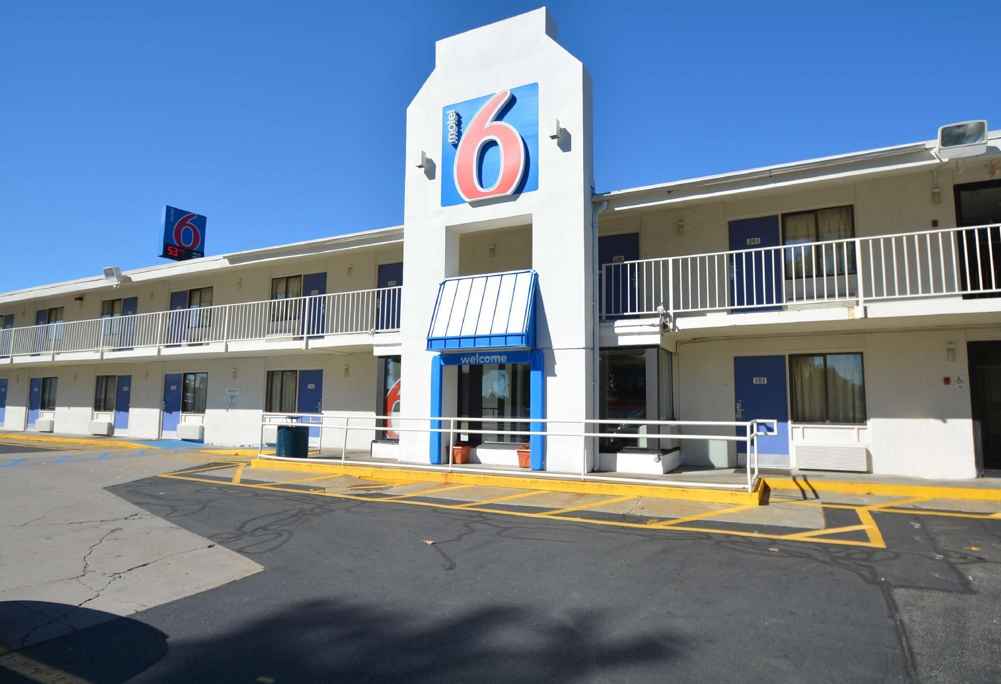Motel6 Chicopee, MA - Springfield