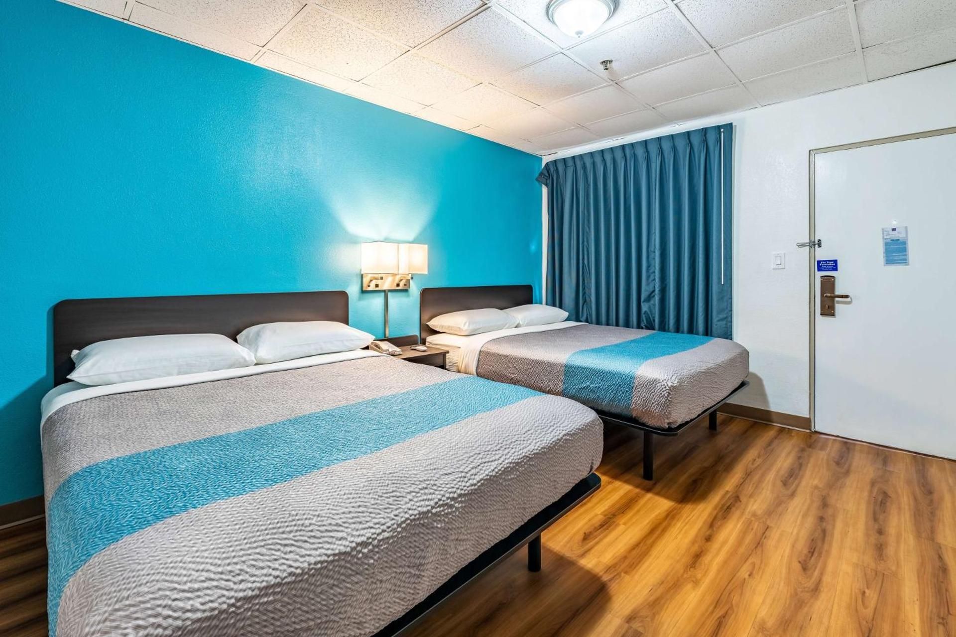 2 Full Beds | Non-Smoking