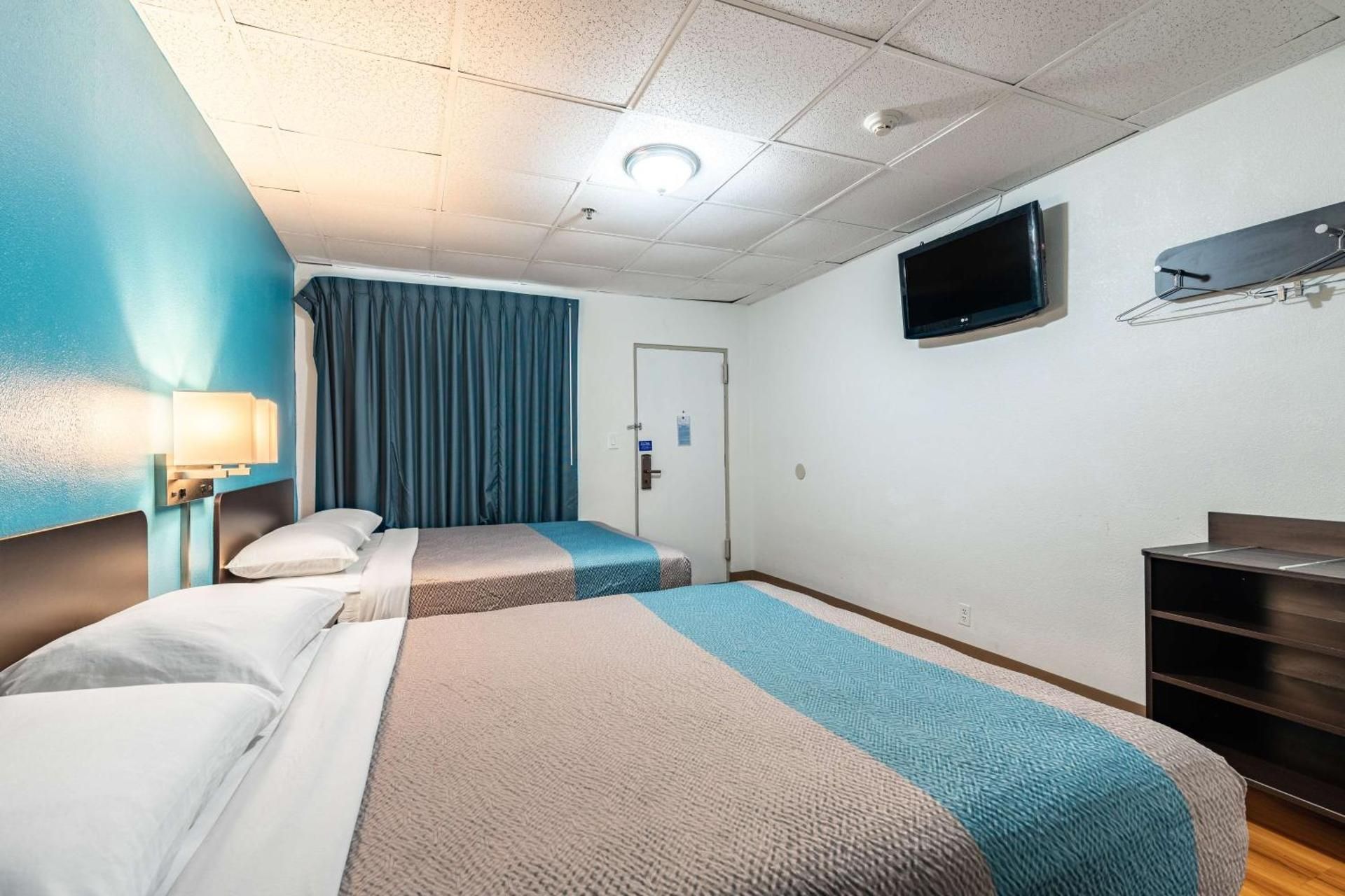 2 Full Beds | Non-Smoking