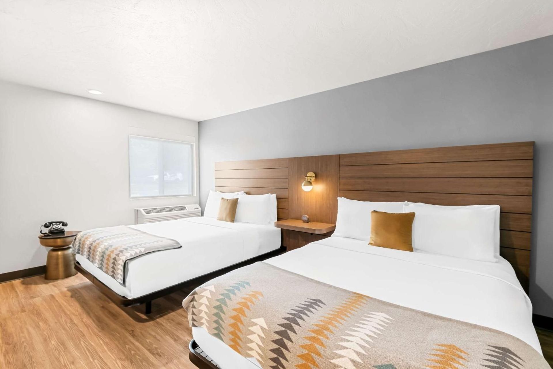 Quadruple Room with Two Queen Beds and Tub - Disability Access/Non Smoking/Pet Friendly