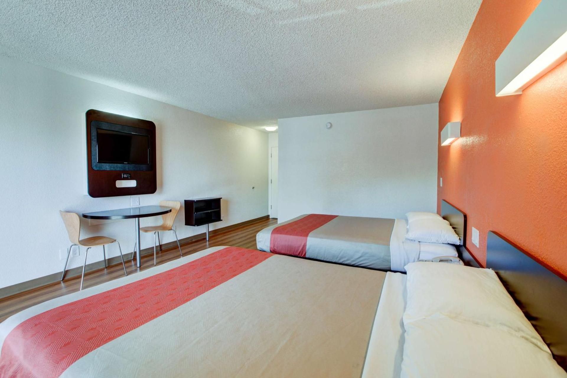 Queen Room with Two Queen Beds - Disability Access - Roll In Shower