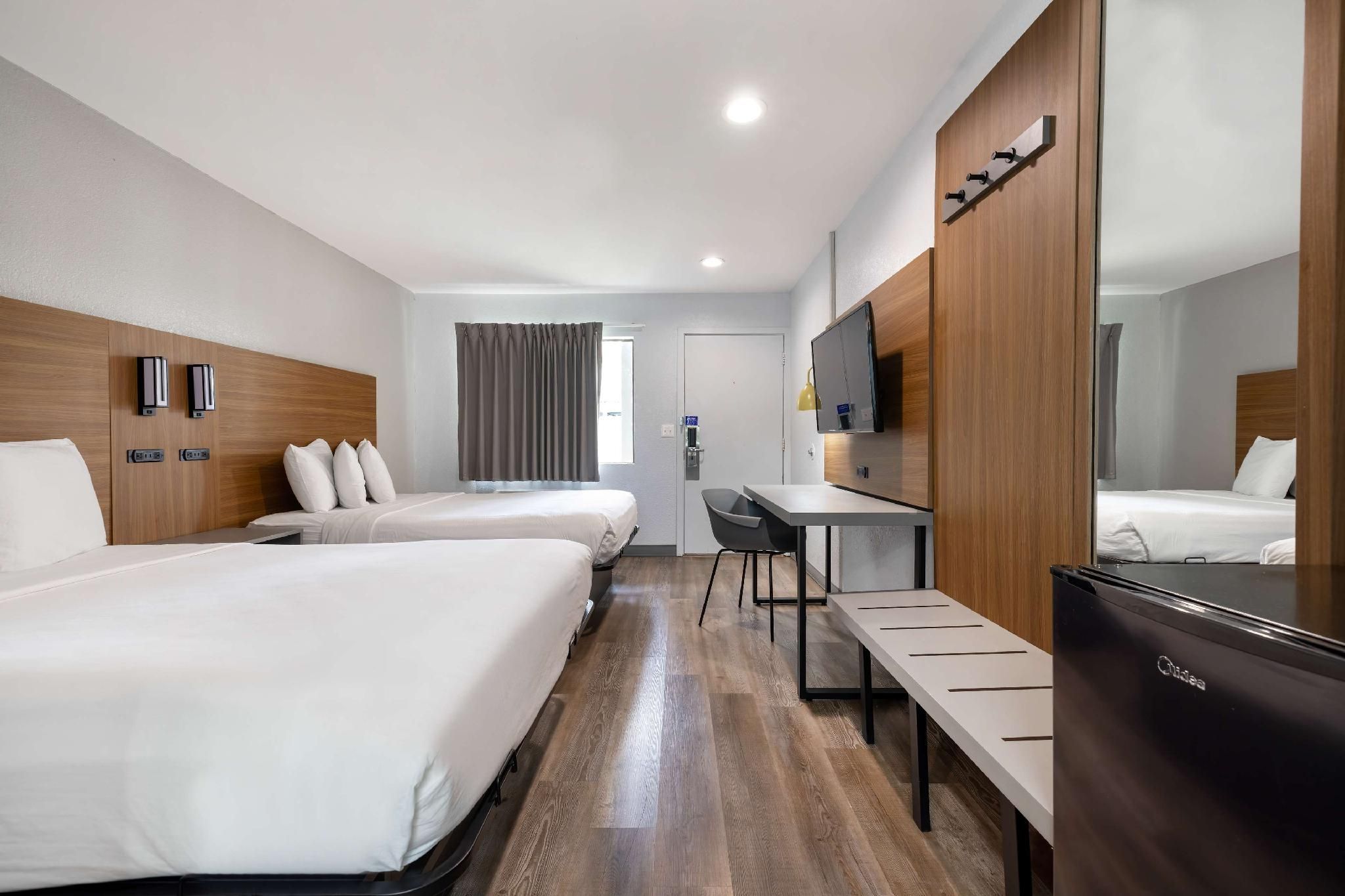 2 Queen Beds | Suite, Non-Smoking