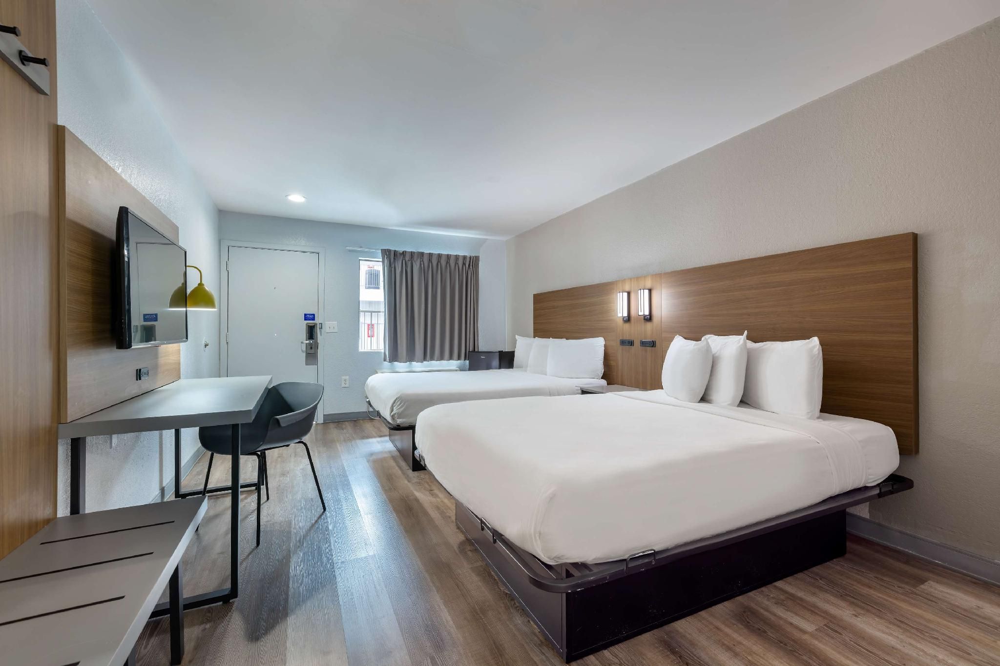 2 Queen Beds | Mobility Accessible Tub Nsmk