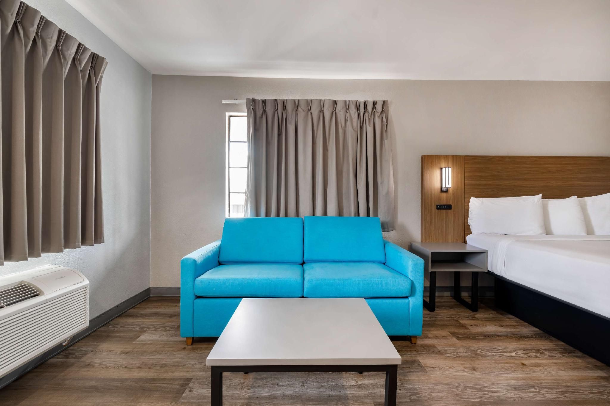 1 Queen Bed | Suite, Non-Smoking