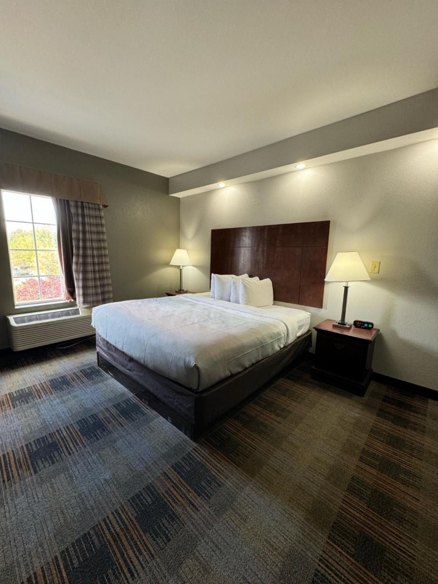 King Room - Accessible/Non-Smoking