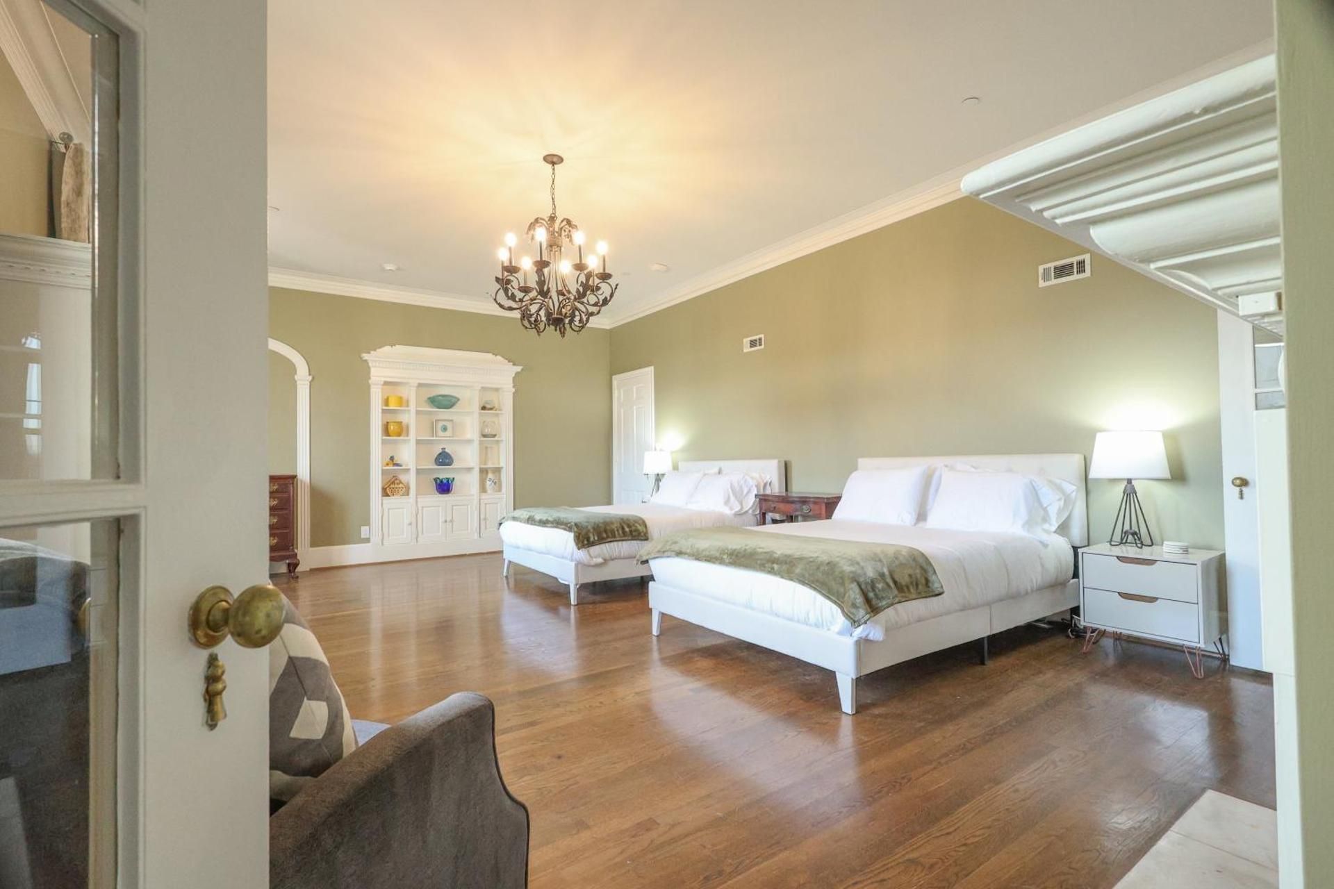 Double Room with Private Bathroom