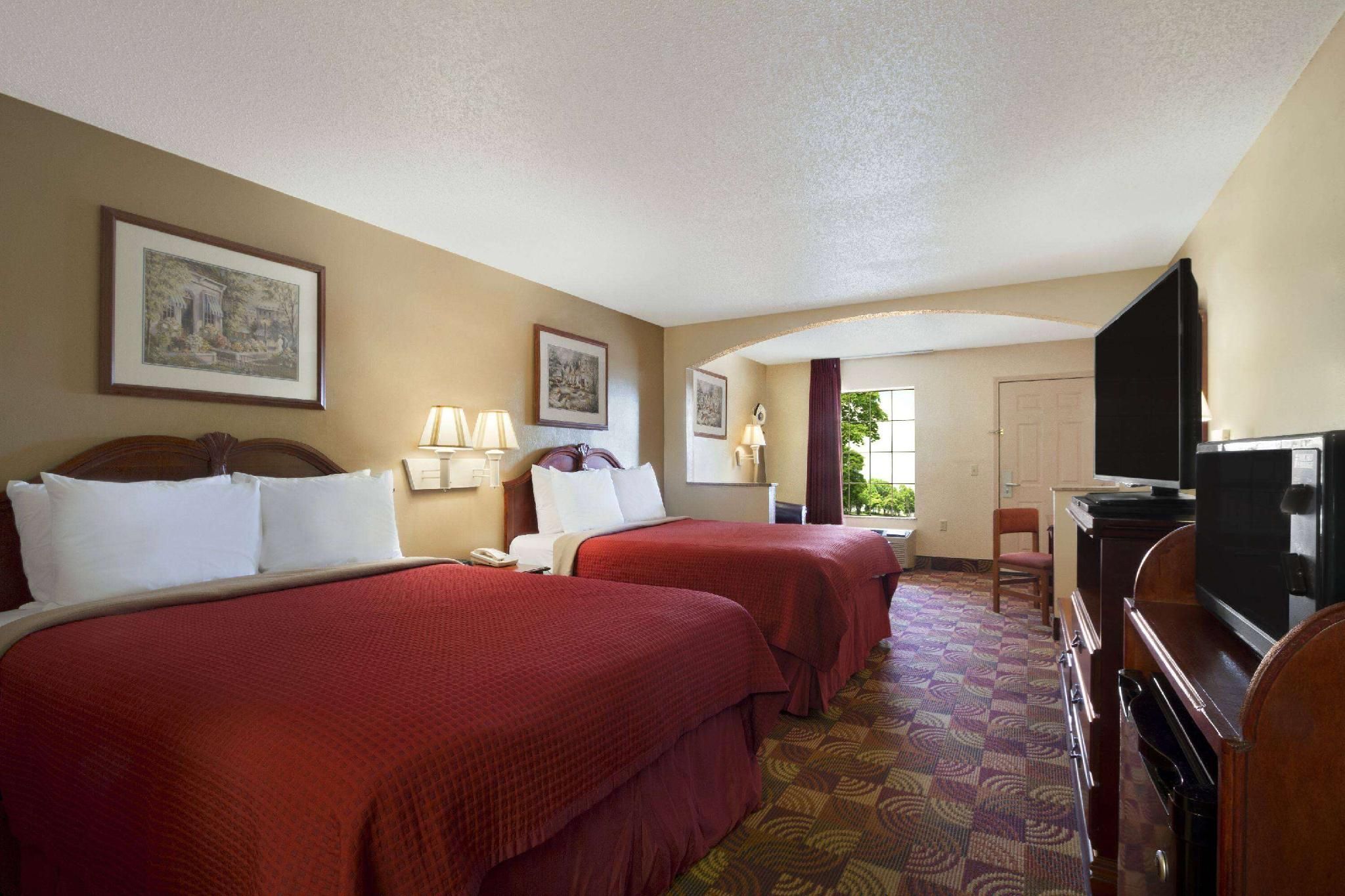 2 Queen Beds, Sofa Bed, Non-Smoking