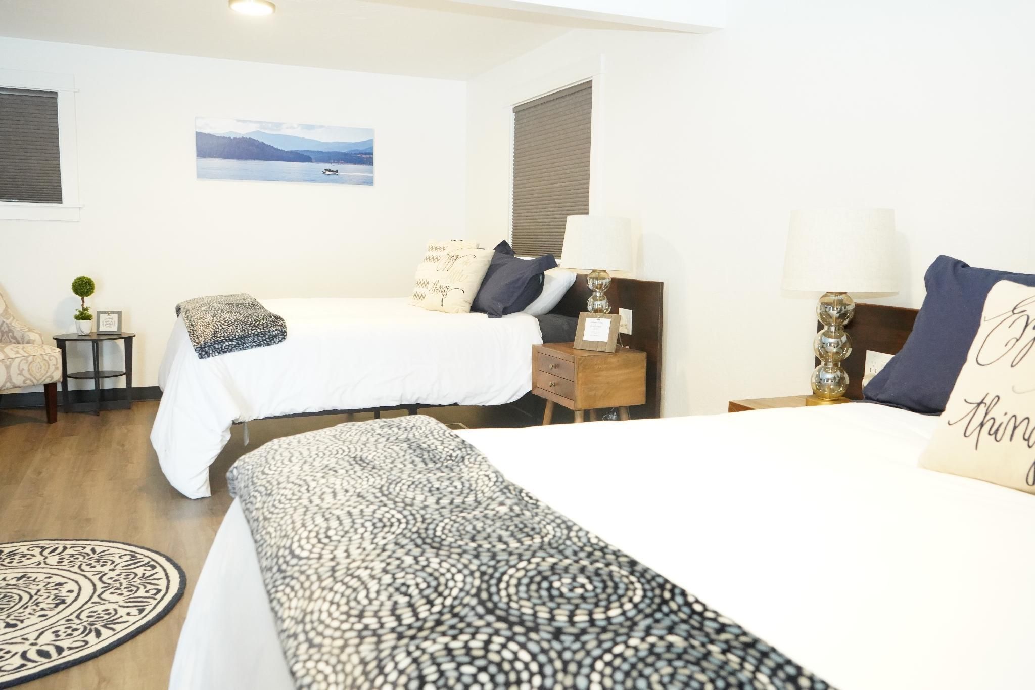 Quad room-Large-Private Bathroom-City View