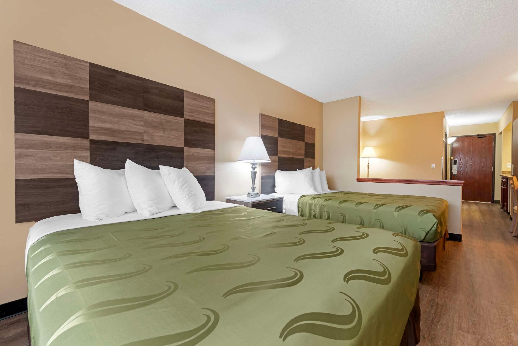 Quality Inn 2 Queen Beds, Suite, Nonsmoking 2