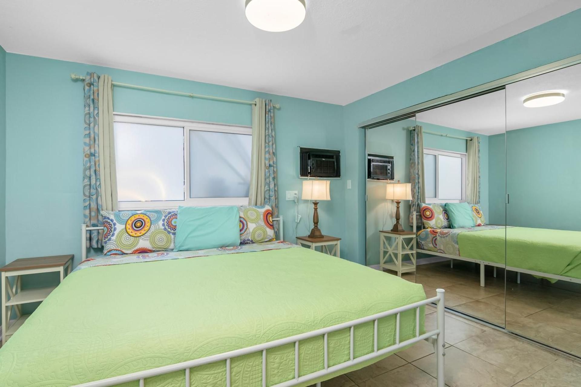Deluxe King Suite