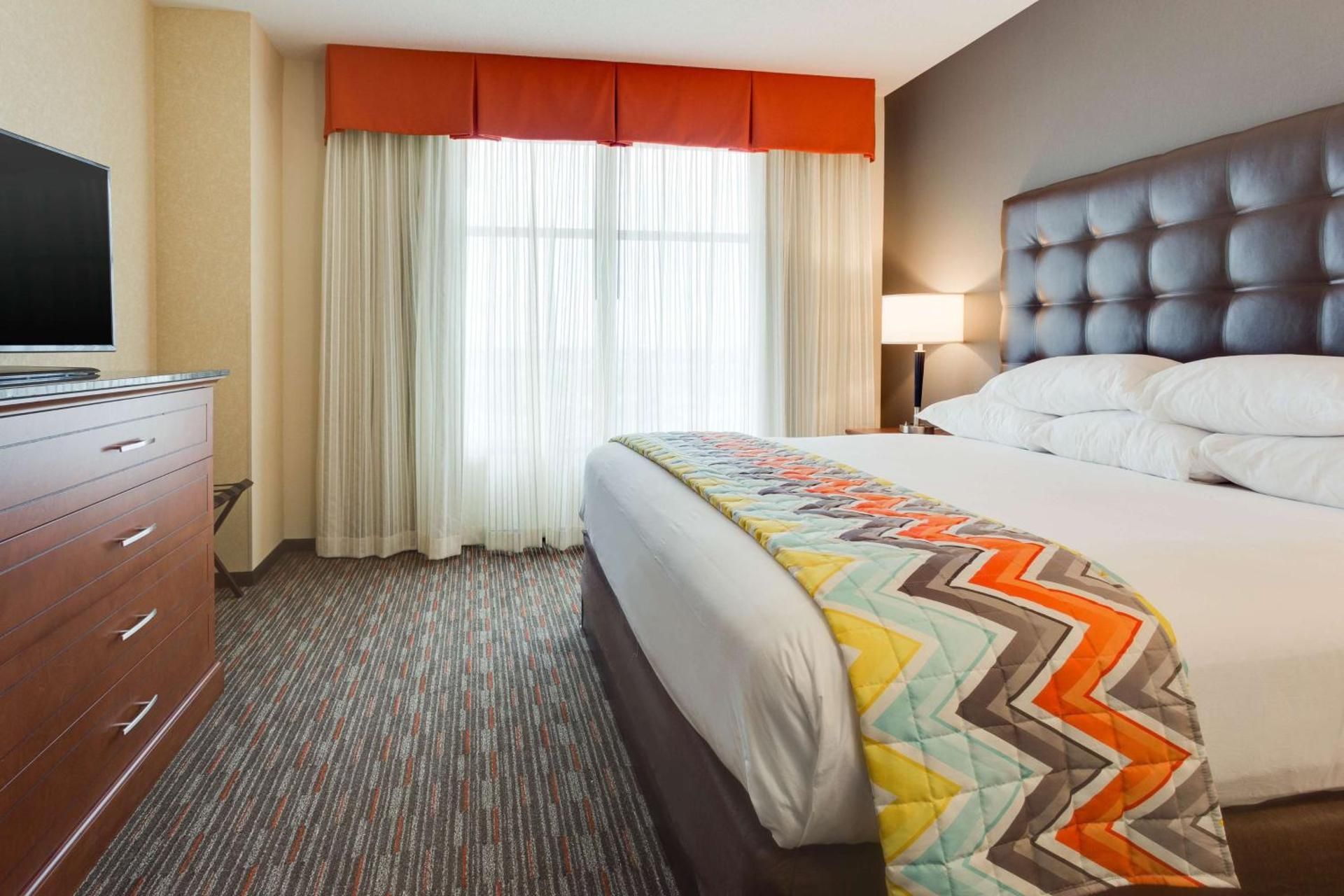 Drury Inn & Suites Fort Myers Airport FGCU Deluxe King Suite