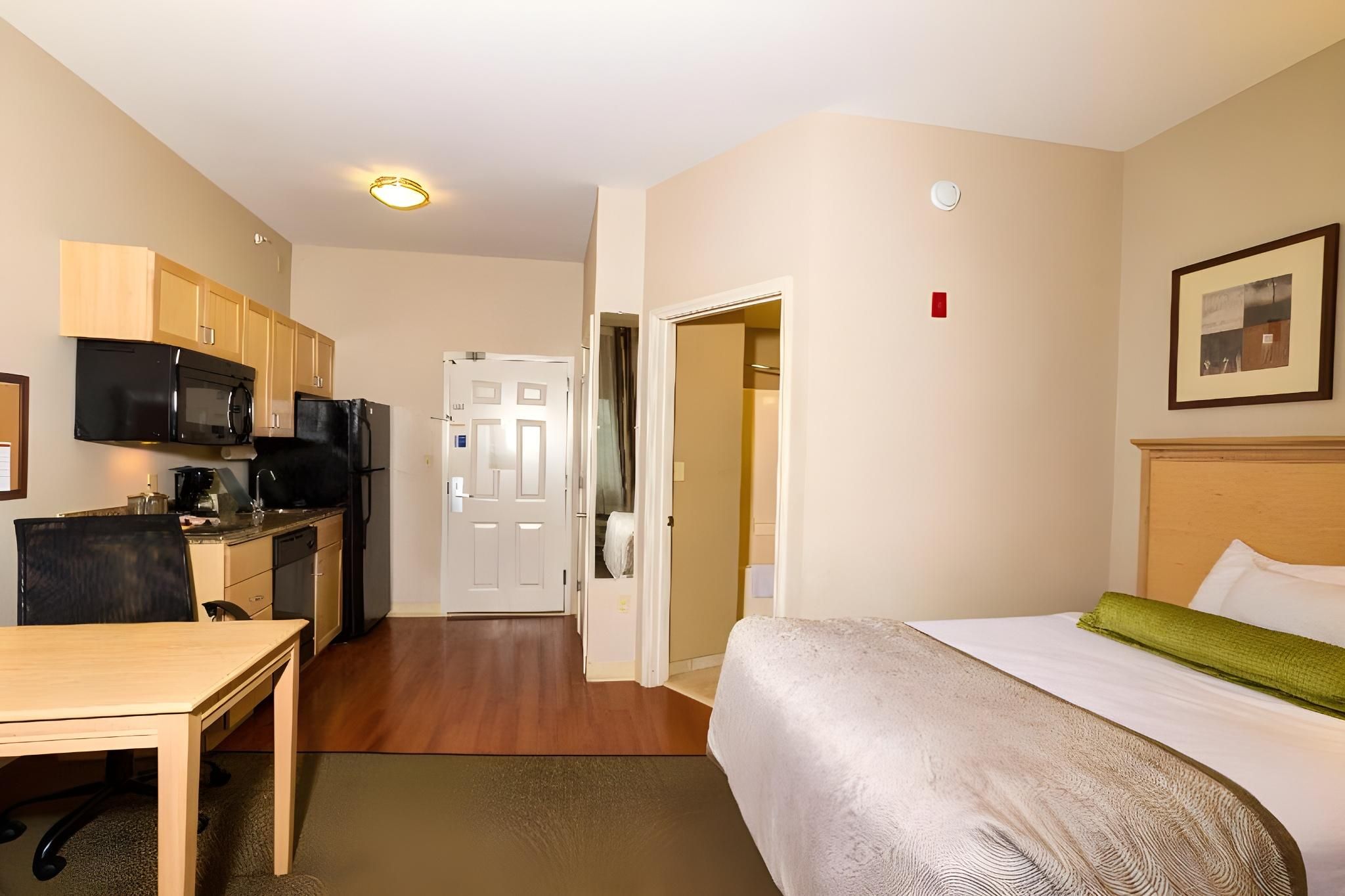 1 Queen 1 Bedroom Suite Mobility Accessible Roll In Shower