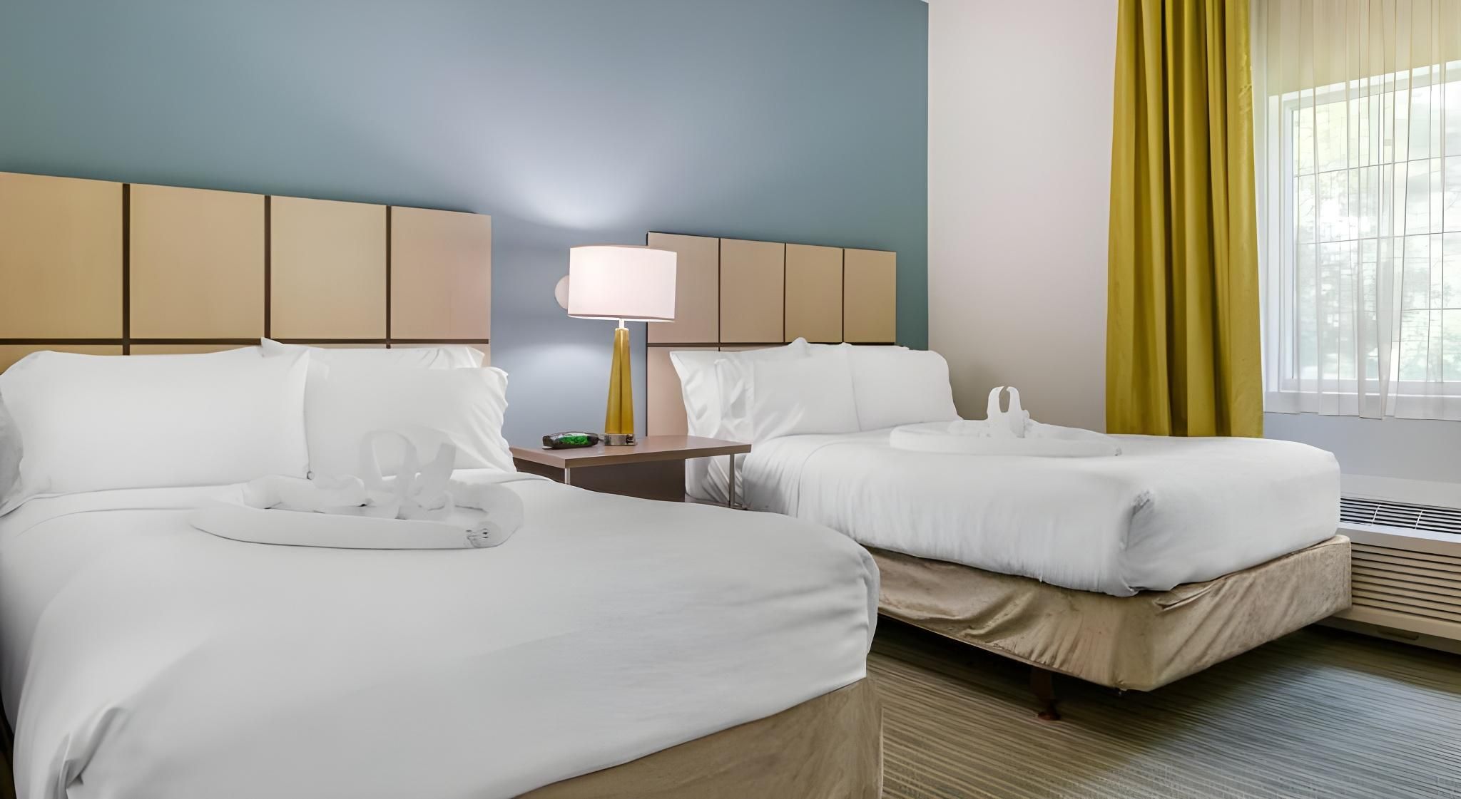 1 Queen Bed Studio Suite