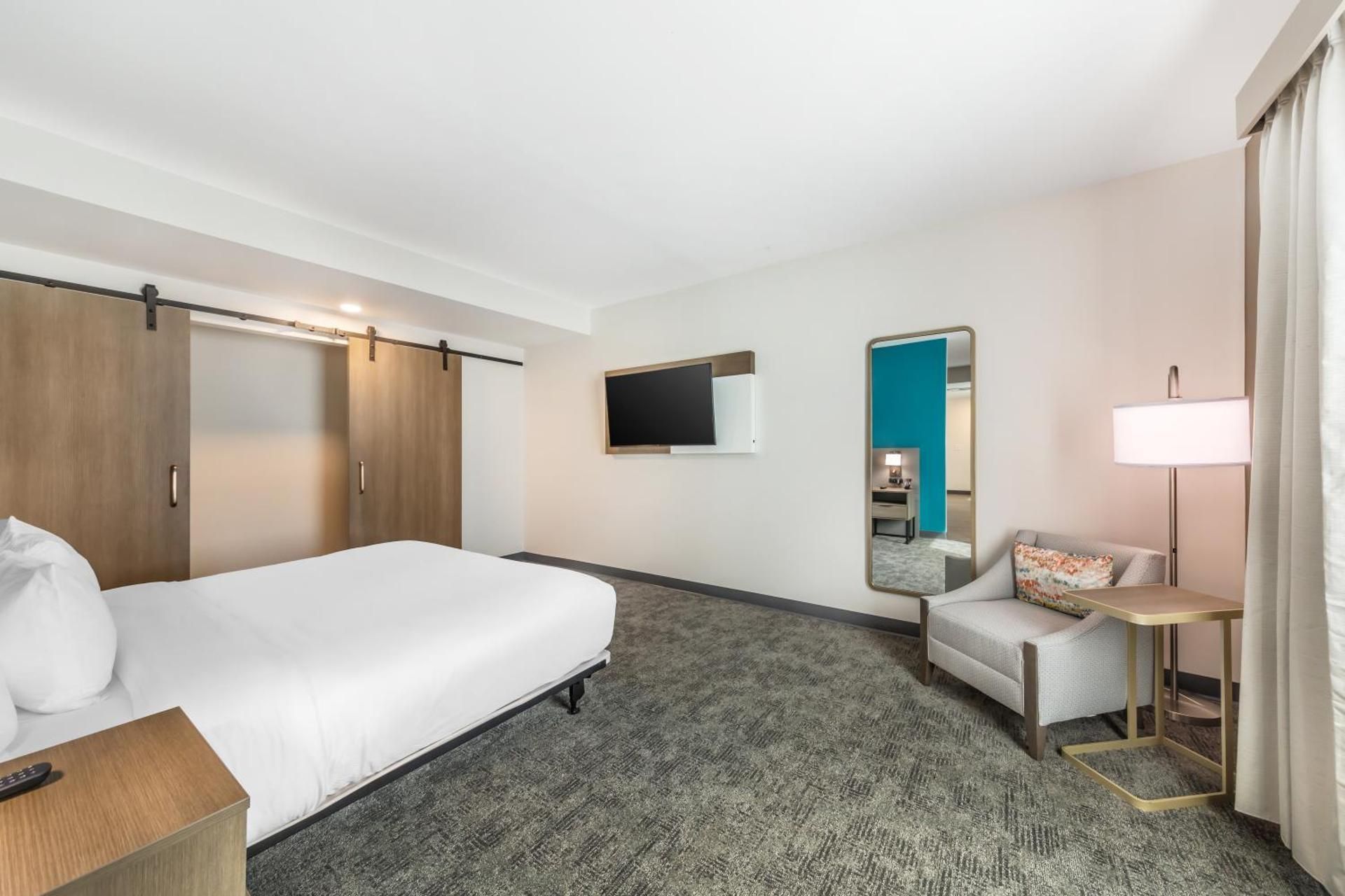 One Room King Suite with Sofa bed - Corner Suite - Non Smoking