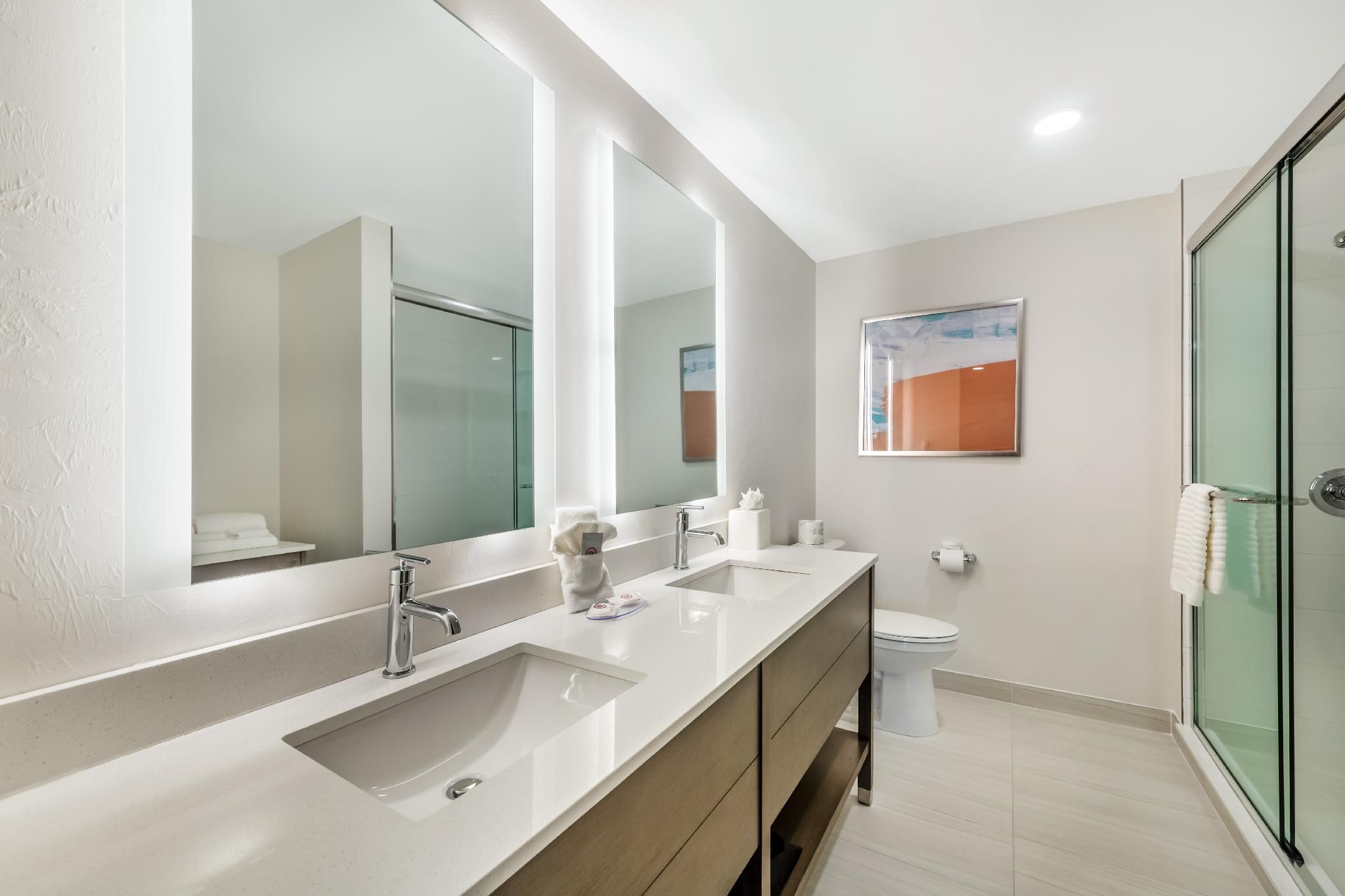 1 King Bed, Suite, Nonsmoking, Upgrade