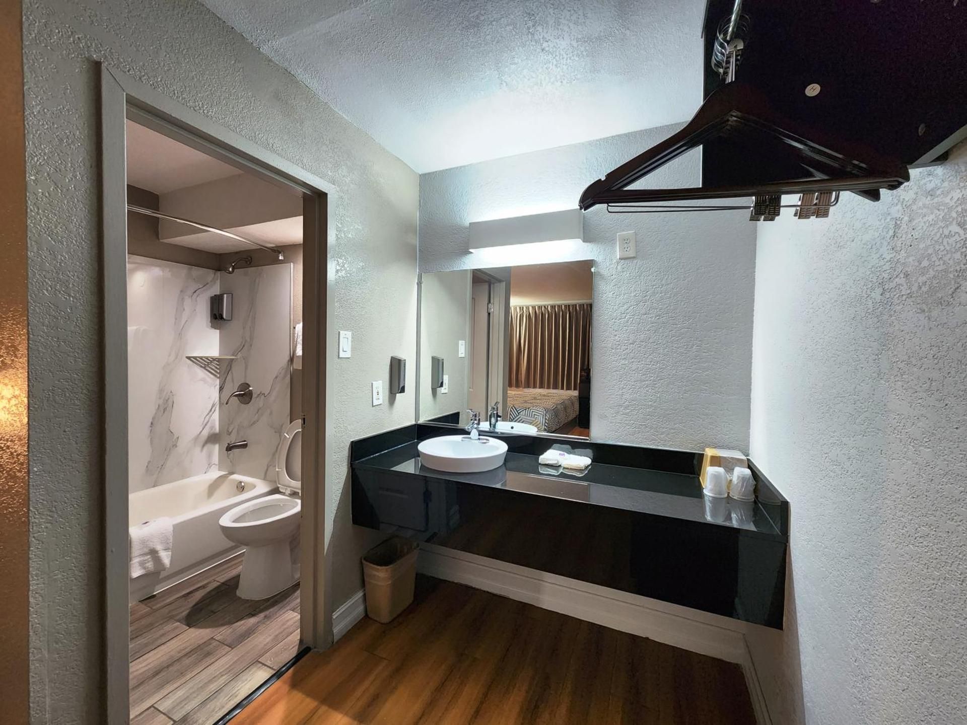 Queen Room with Two Queen Beds - Smoking