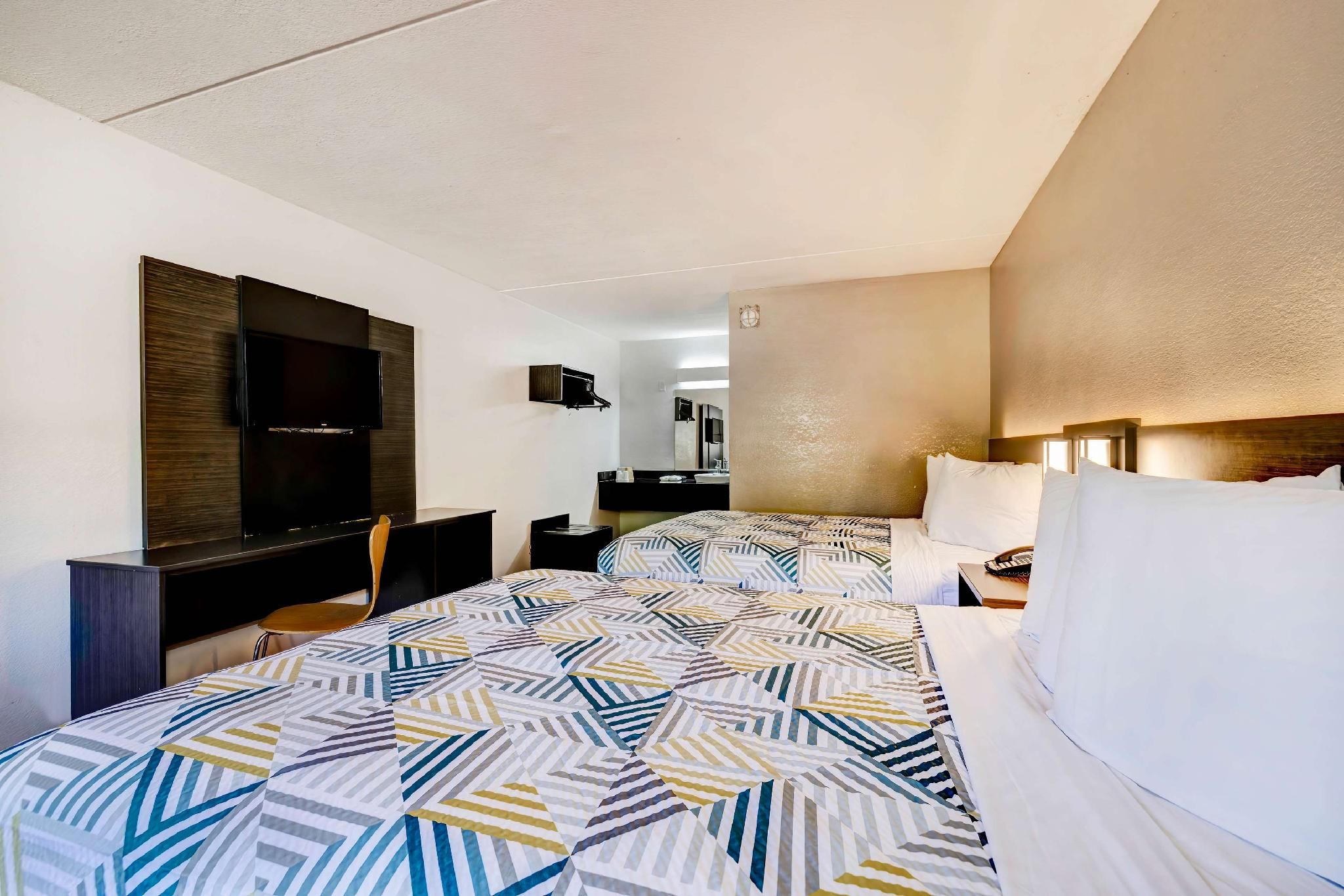 2 Queen Beds | Non-Smoking, Micfridge
