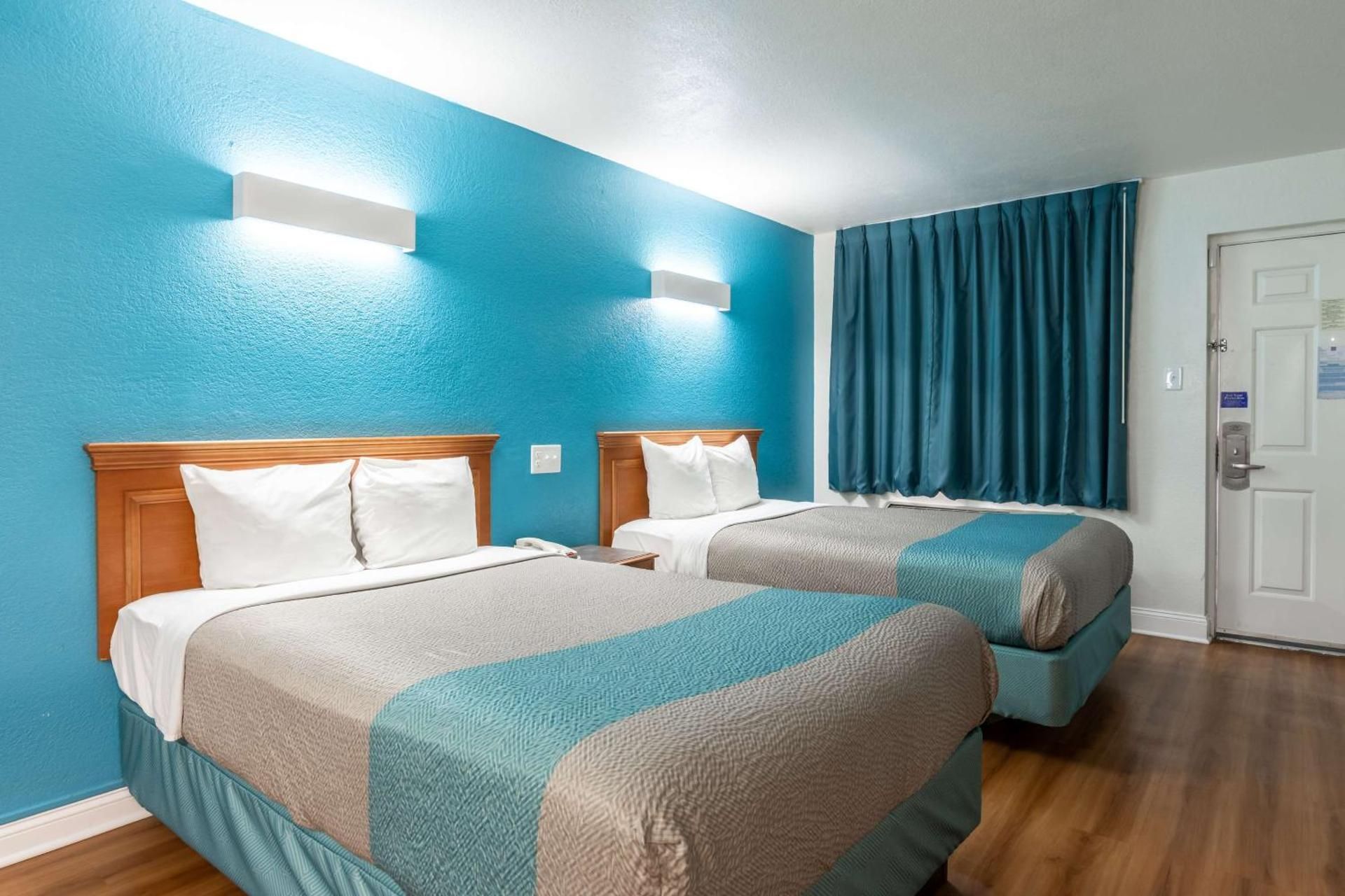 Deluxe Quadruple Room - Non-Smoking