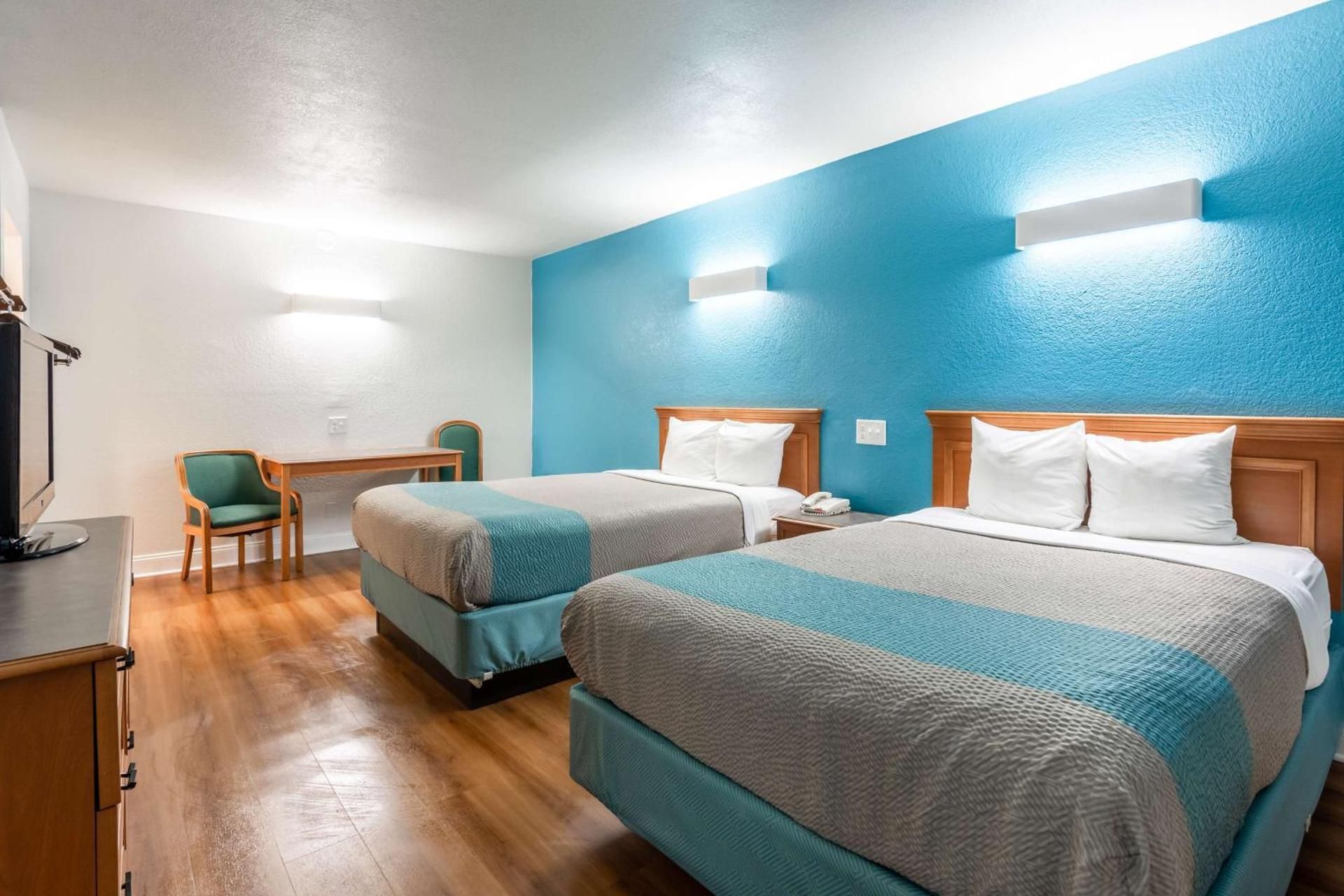 Deluxe Quadruple Room - Non-Smoking