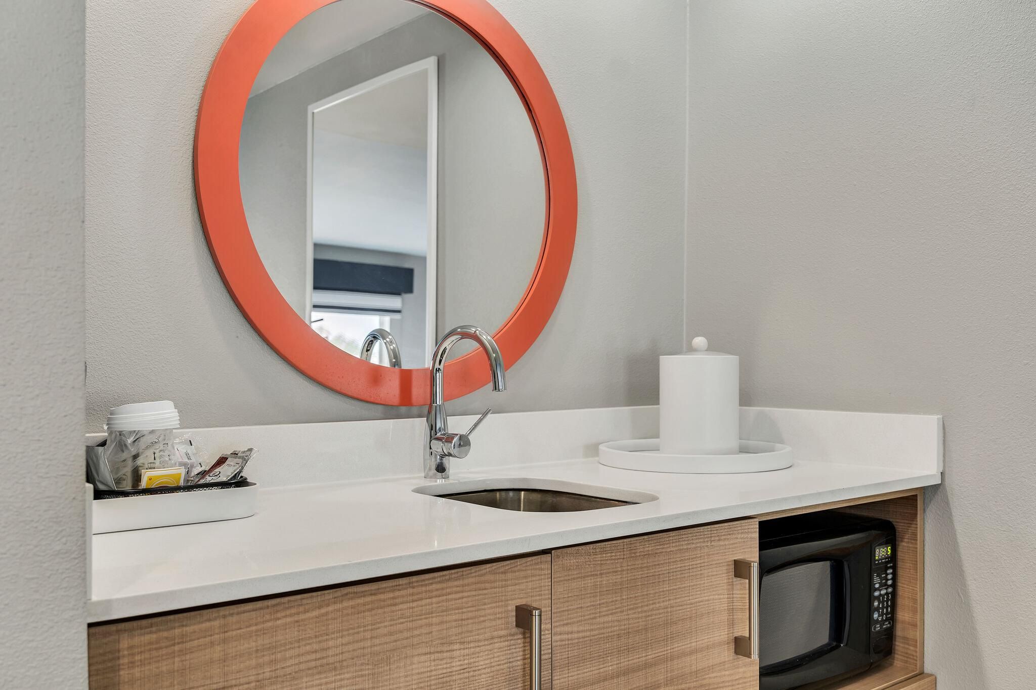 2 Queen Suite Single Sofa Bed