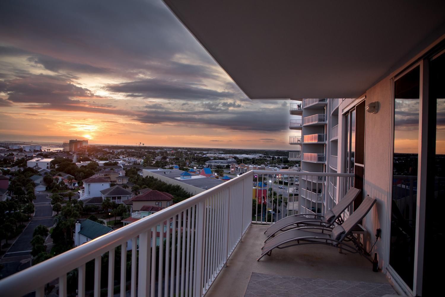 Apartment with Balcony