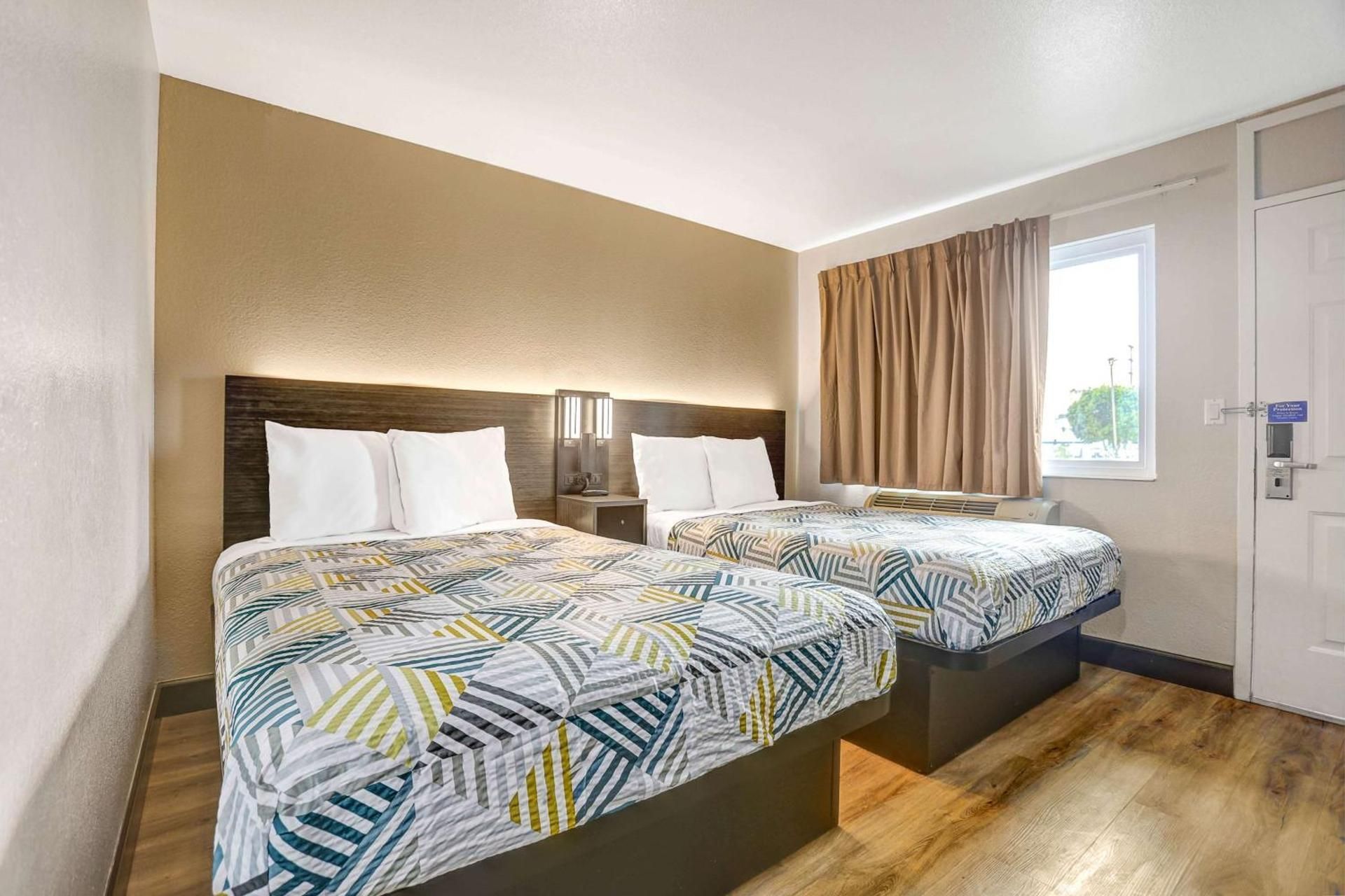 Motel 6 San Bernardino, CA - South Double Room - Disability Access