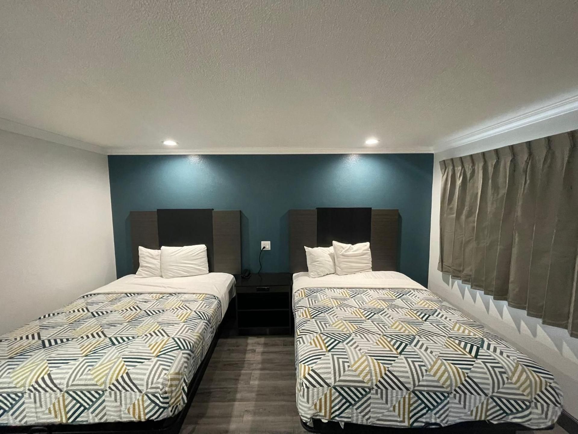 Studio 6 Suites San Bernardino, CA Queen Room with Two Queen Beds - Smoking 2