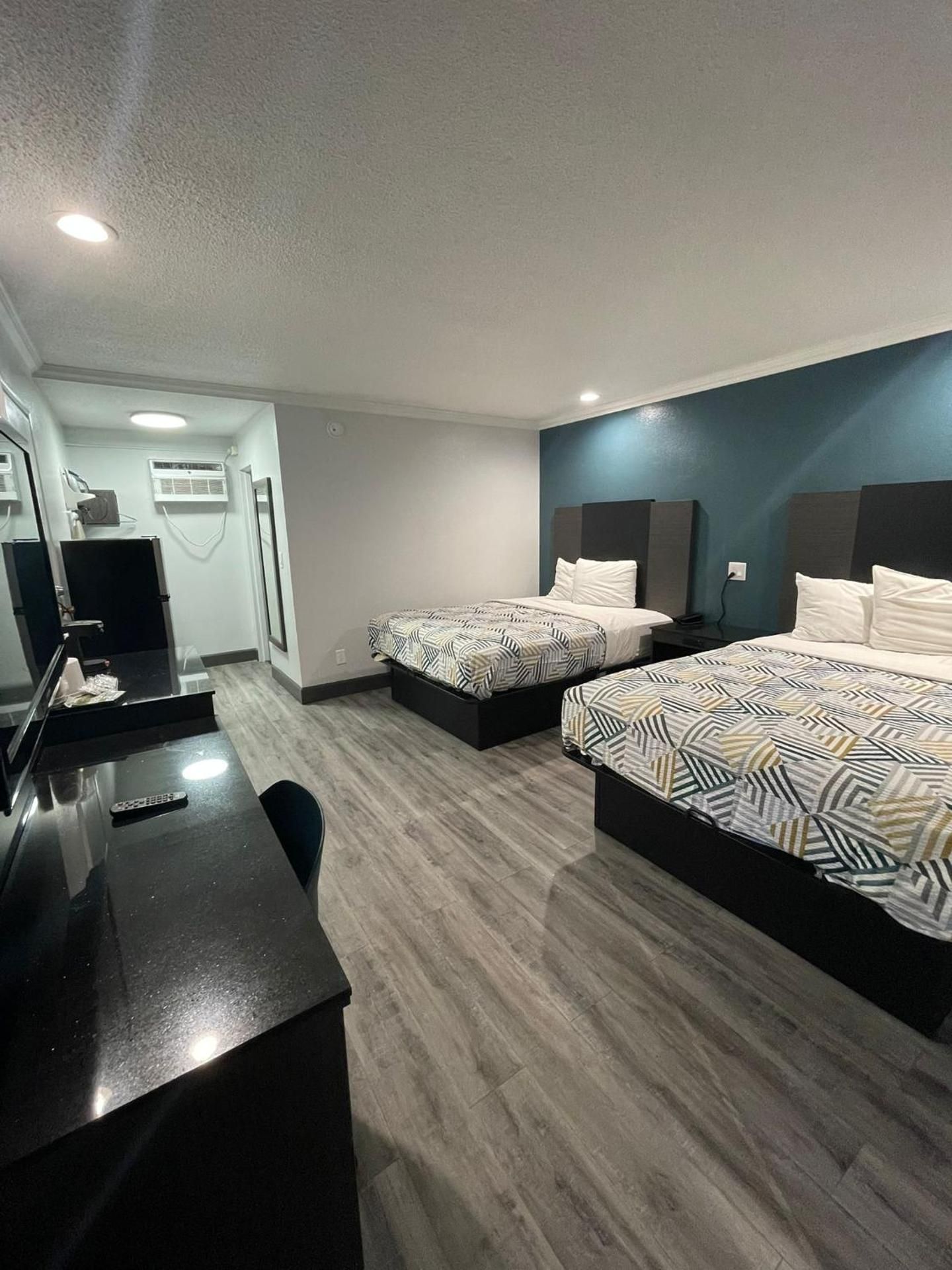 Studio 6 Suites San Bernardino, CA Queen Room with Two Queen Beds - Smoking