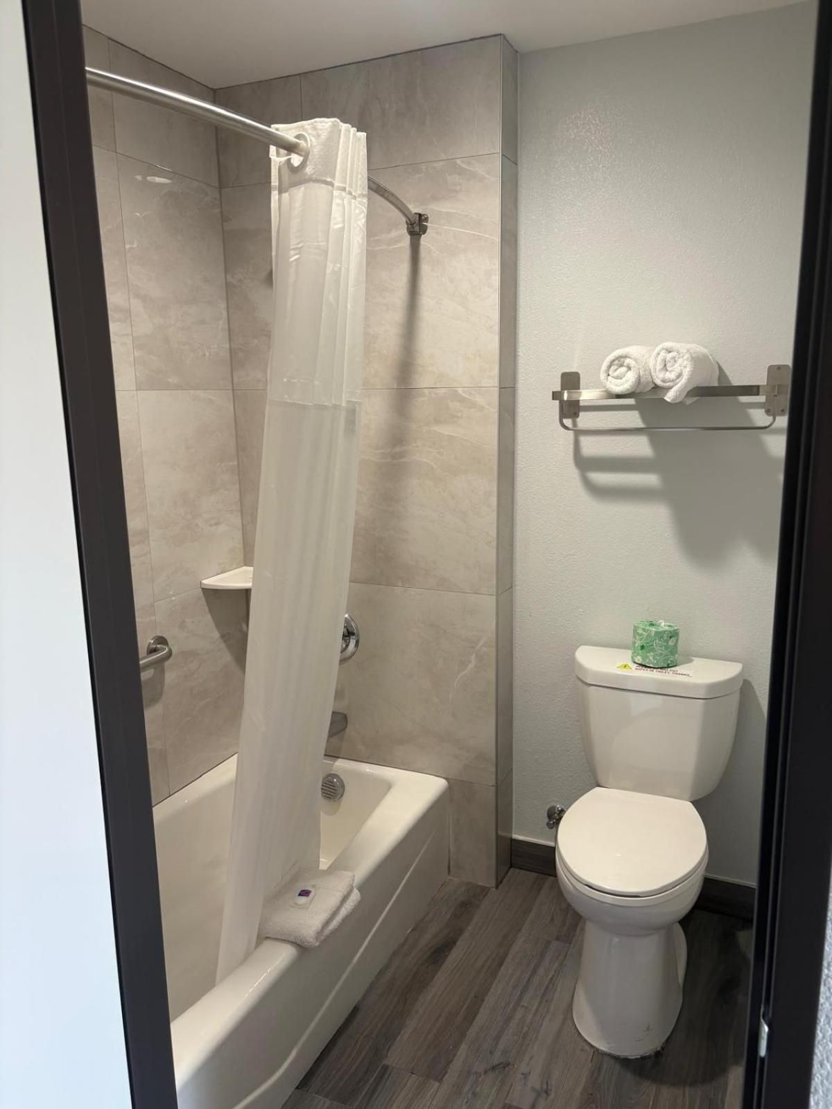 Deluxe Quadruple Room - Non-Smoking