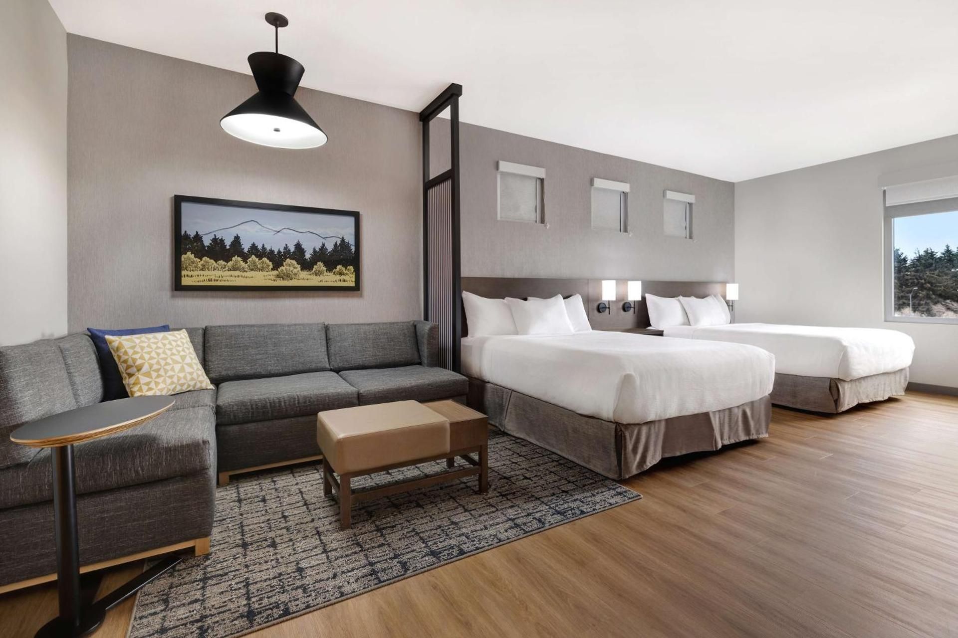 Queen Room with Two Queen Beds and Sofa Bed - High Floor