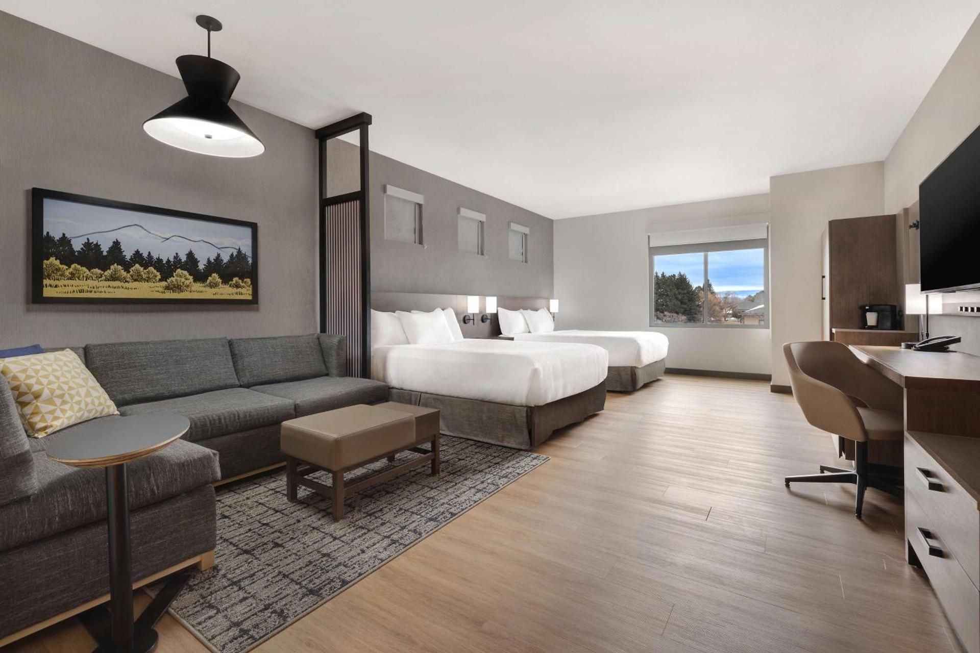 Two Queen Beds (Plus Sofa Bed)