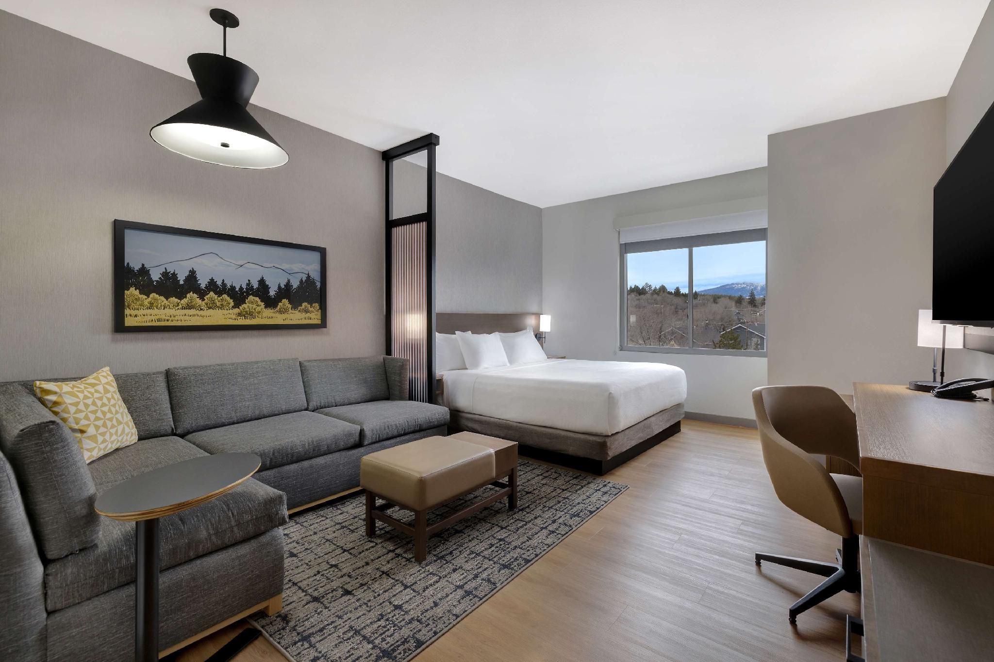 High Floor King Bed (Plus Sofa Bed)