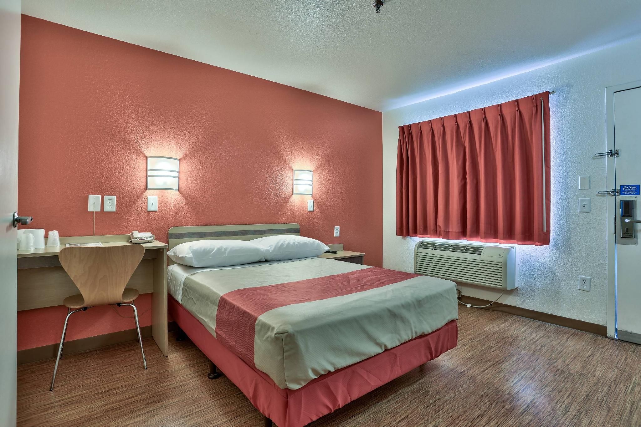 1 Double Accessible with Roll In Shower Non-Smoking