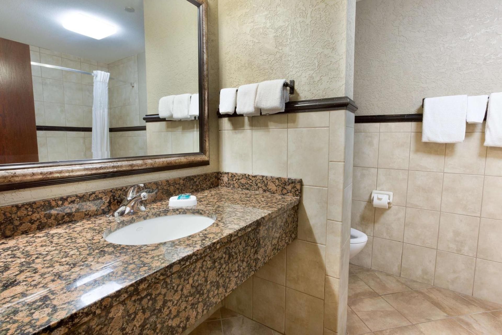 Drury Inn & Suites Flagstaff Deluxe Queen Room with Two Queen Beds - Accessible, Roll-in Shower 3