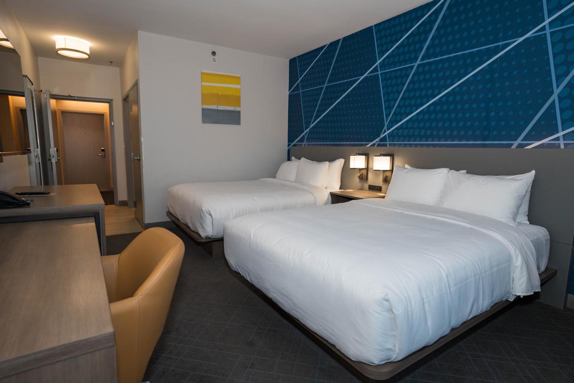 Queen Suite with Two Queen Beds - Non-Smoking