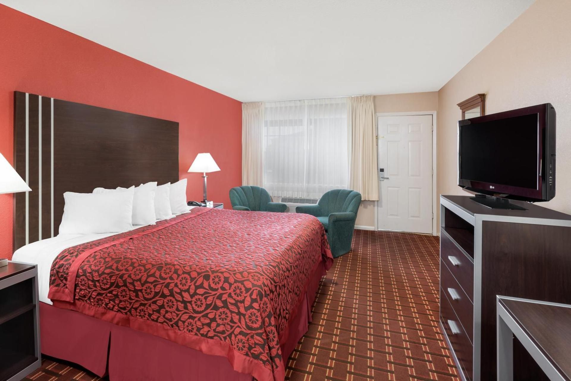 1 King Bed Non-Smoking