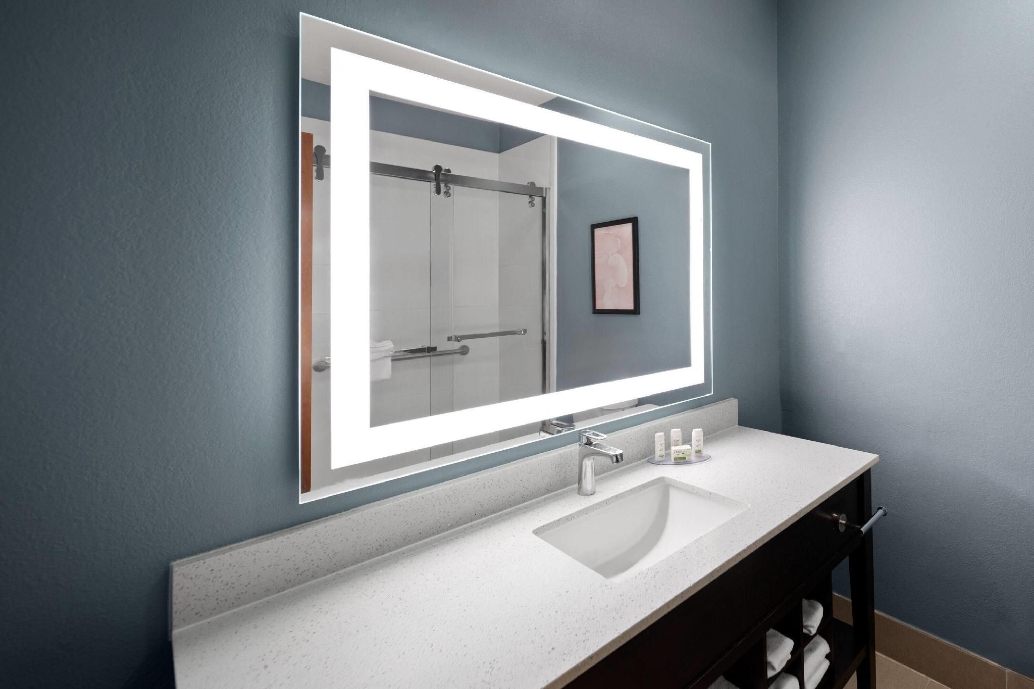 1 King Bed, Suite, Kitchenette, Non-Smoking