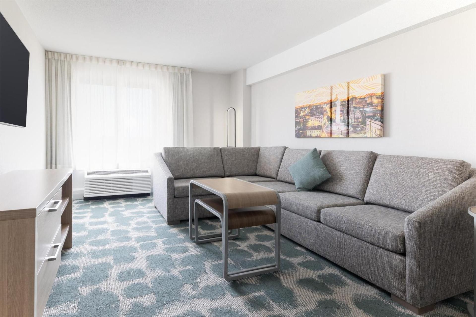 One-Bedroom Queen Suite with Two Queen Beds - Non-Smoking