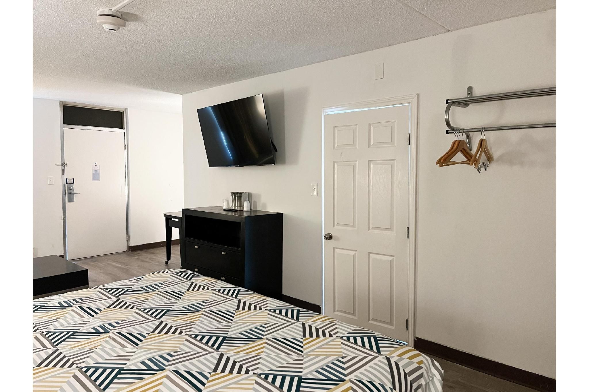 1 King Bed Accessible Roll In Shower