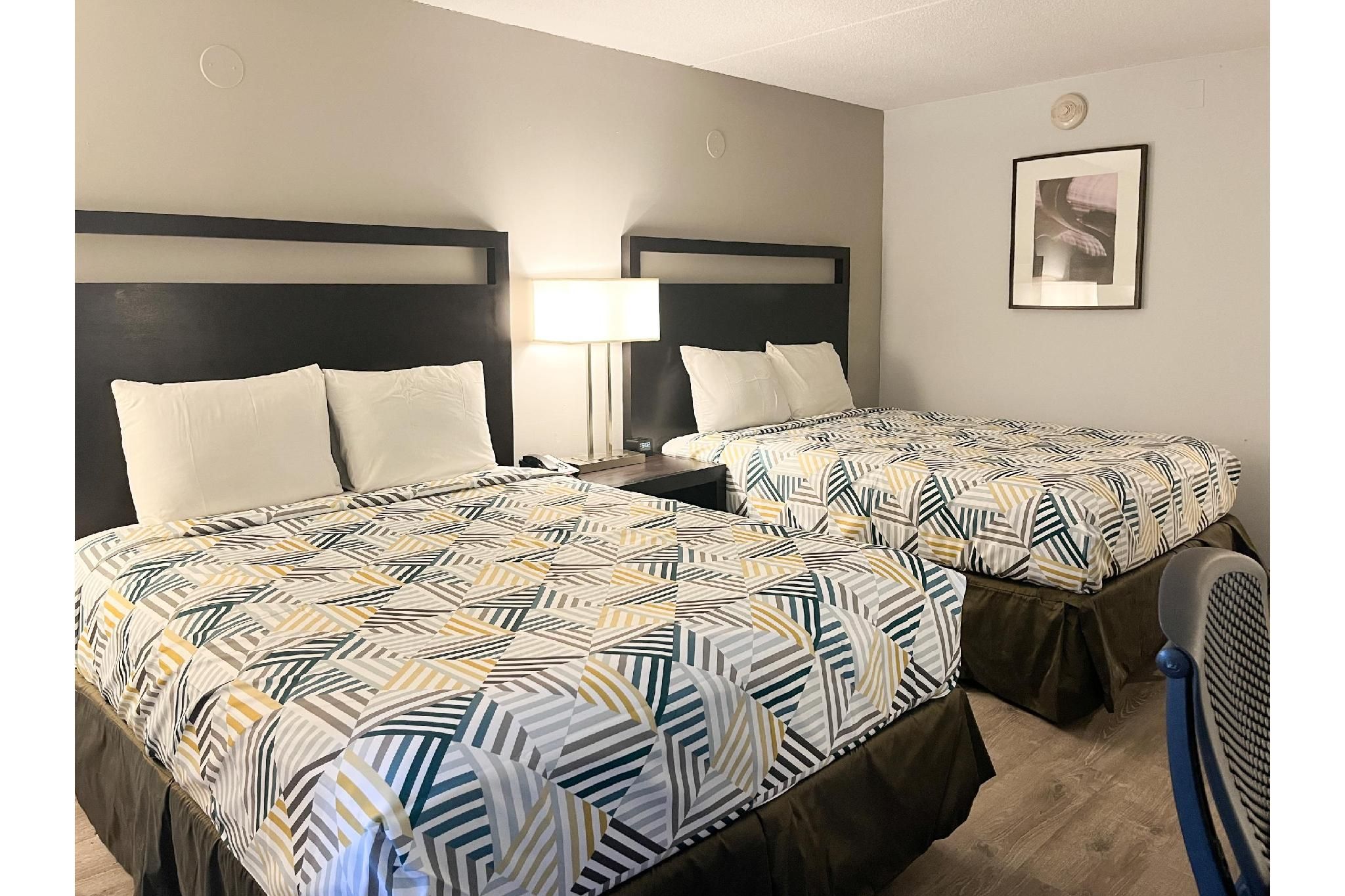 2 Queen Beds Non-Smoking, Accessible