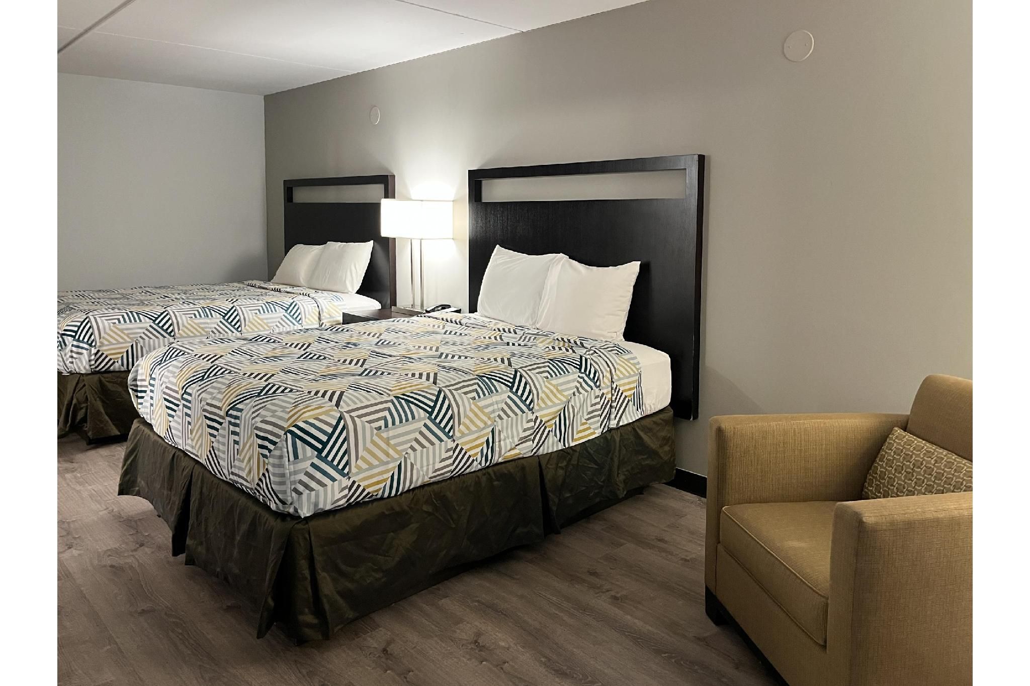 2 Queen Beds Non-Smoking, Accessible
